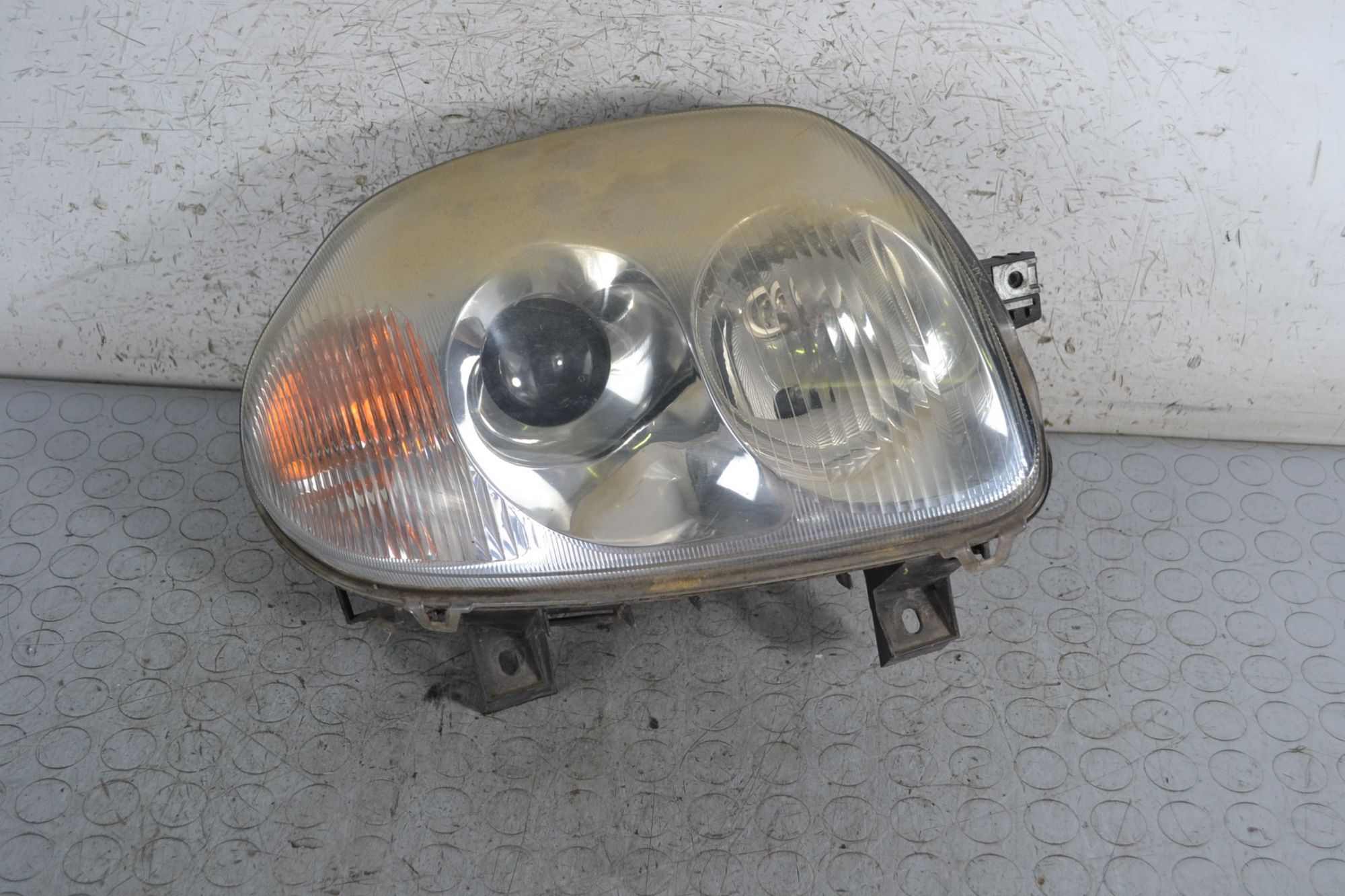 Faro Anteriore DX Renault Clio II dal 1998 al 2001 Cod 260104030R  1696424267397