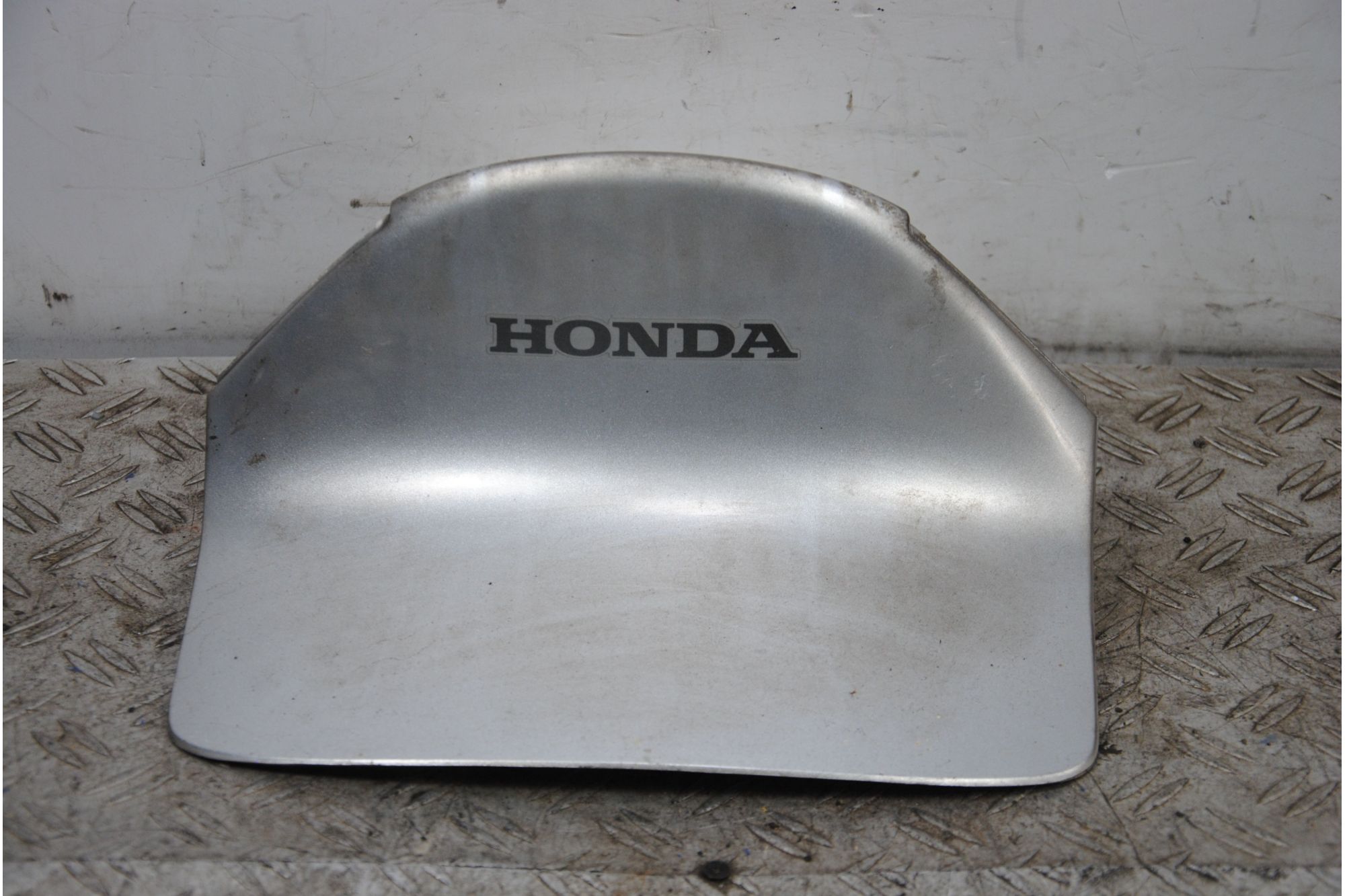 Carena Congiunzione Fianchetti Honda Foresight 250 dal 1998 al 2004 COD 83601-KFGA-0000  1696513809224