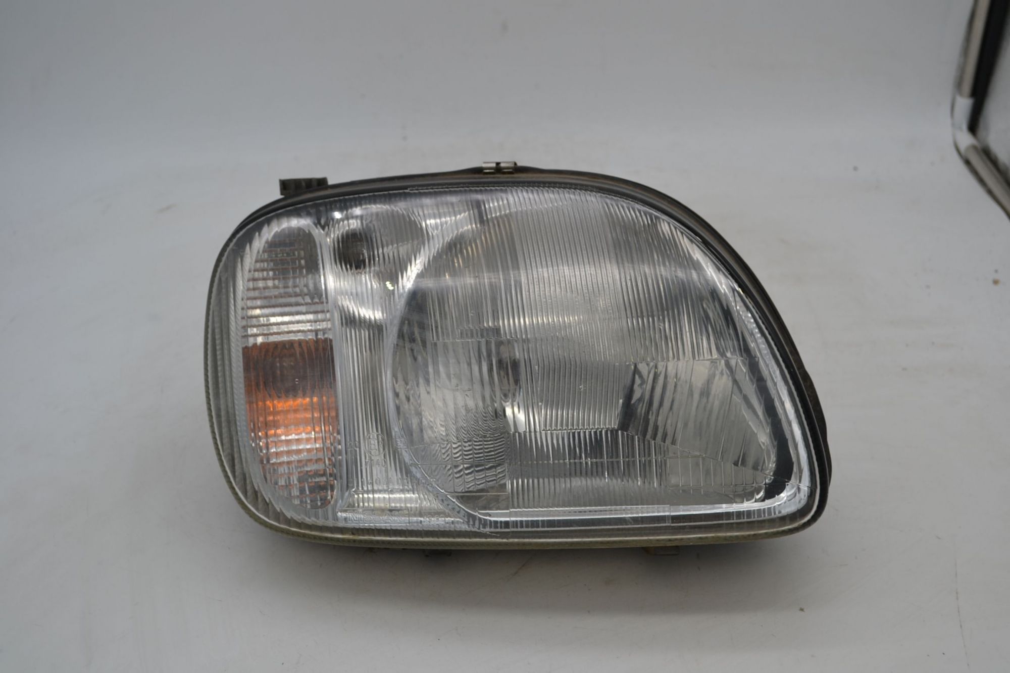 Faro Anteriore DX Nissan Micra K11 dal 1998 al 2002 Cod B60106F620  1696588253632