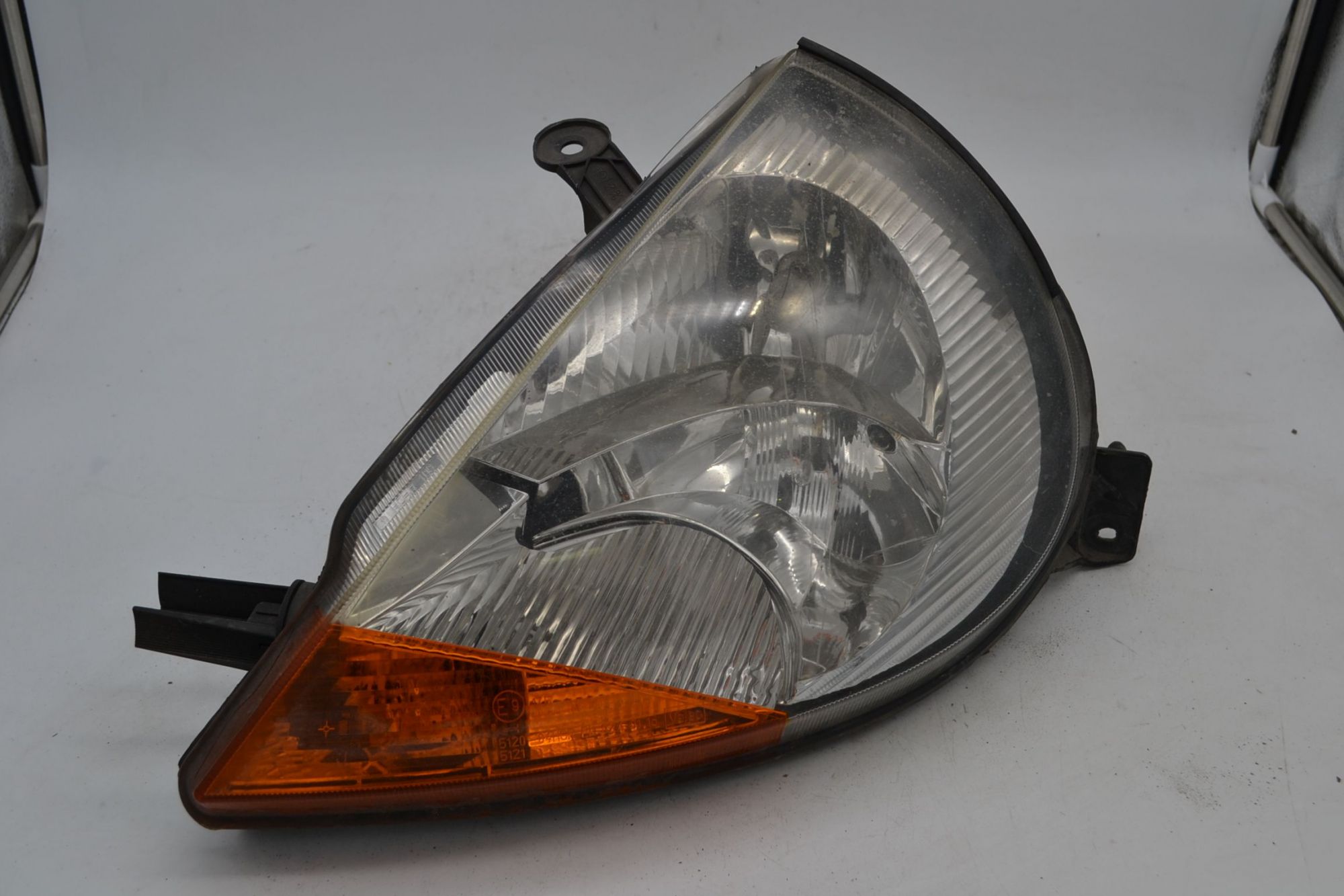 Faro Anteriore SX Ford Ka dal 1996 al 2008 Cod 1079425  1696940632457