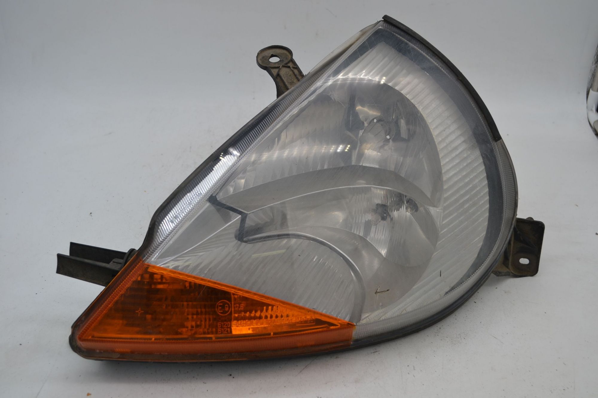 Faro Anteriore SX Ford Ka dal 1996 al 2008 Cod 1079425  1696940914836