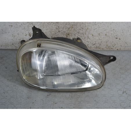 Faro anteriore DX Opel Corsa B Dal 1993 al 2000 Cod 90444787  1697120859503