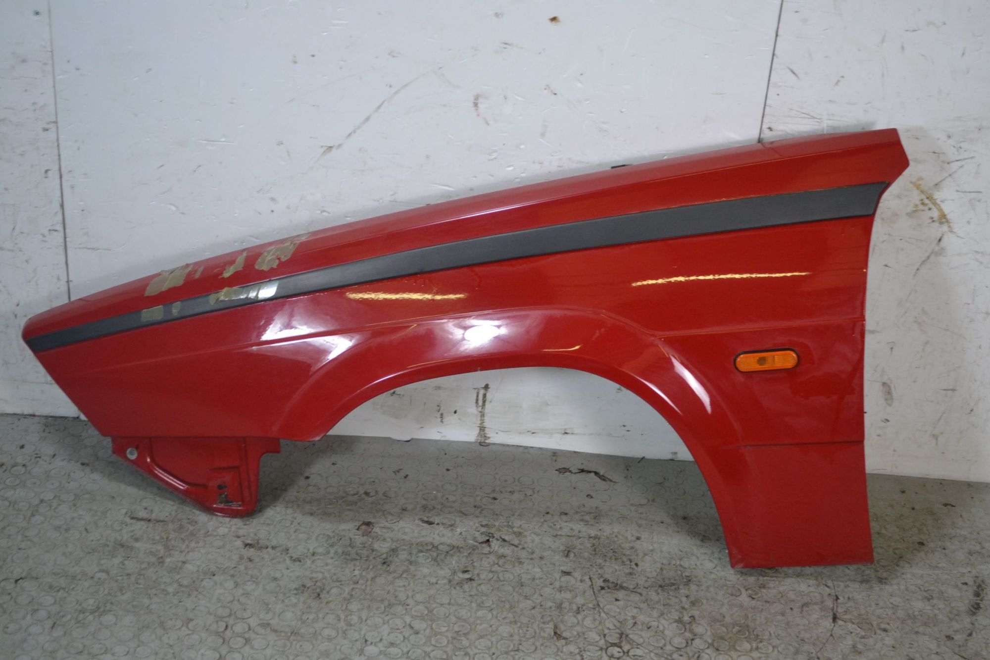 Parafango anteriore SX Alfa Romeo 75 Dal 1988 al 1993 Colore rosso  1697708490159