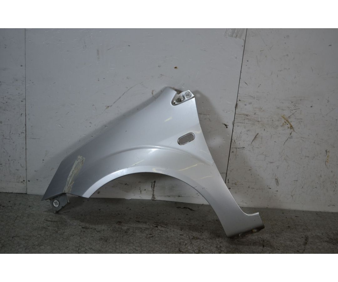 Parafango anteriore SX Ford Fiesta V Dal 2002 al 2008 Colore grigio argento  1697709677221