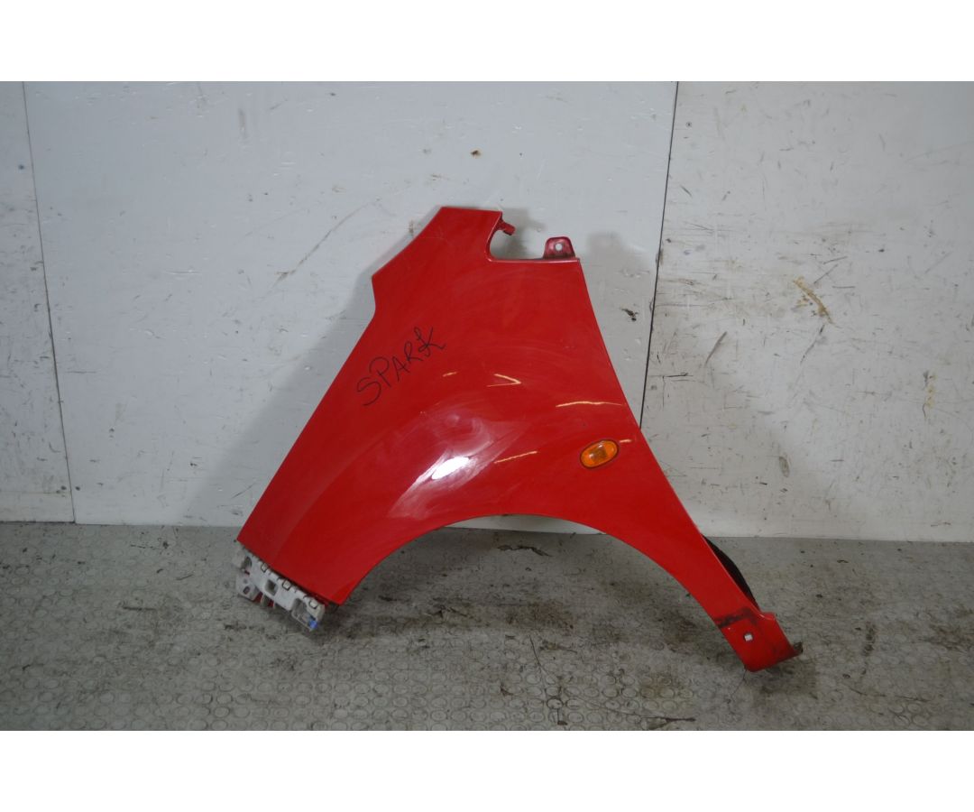 Parafango anteriore SX Chevrolet Spark Dal 2009 al 2016 Colore rosso  1697710348141