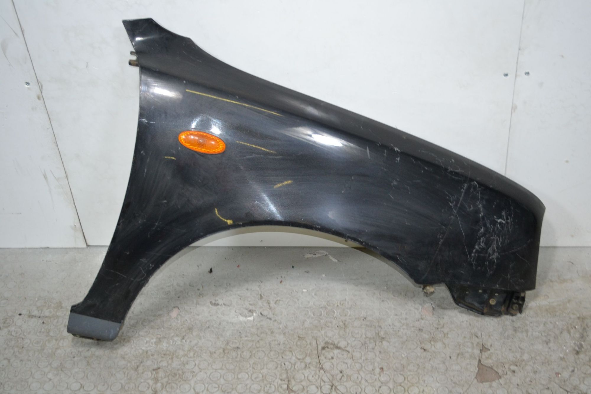 Parafango anteriore DX Nissan Micra K11 Dal 1998 al 2002 Nero  1698920169786