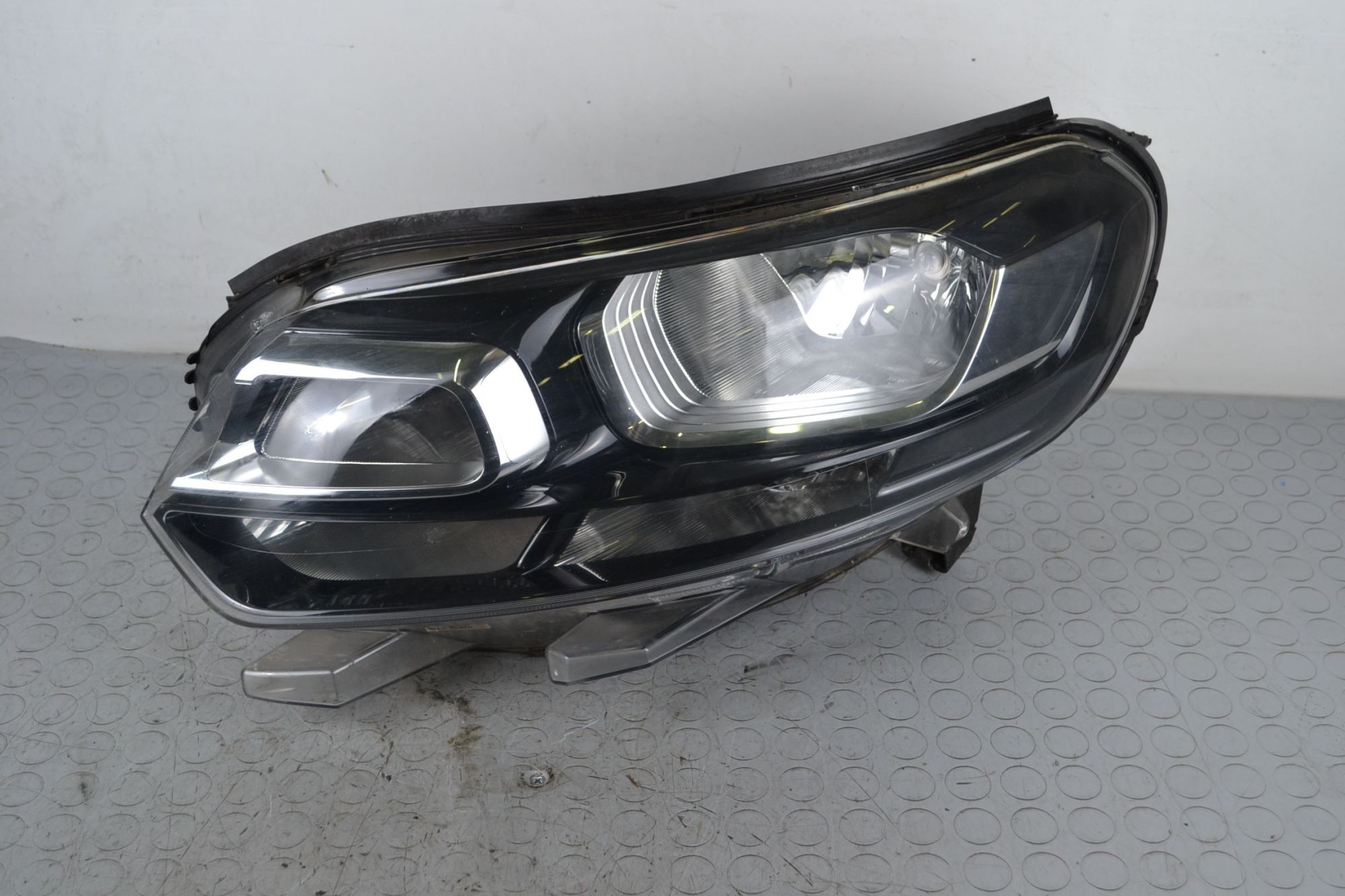 Faro Anteriore SX Citroen Jumpy III 2.0 BlueHDi dal 04/2016 al 12/2023 Cod 9808567780  1699003646118