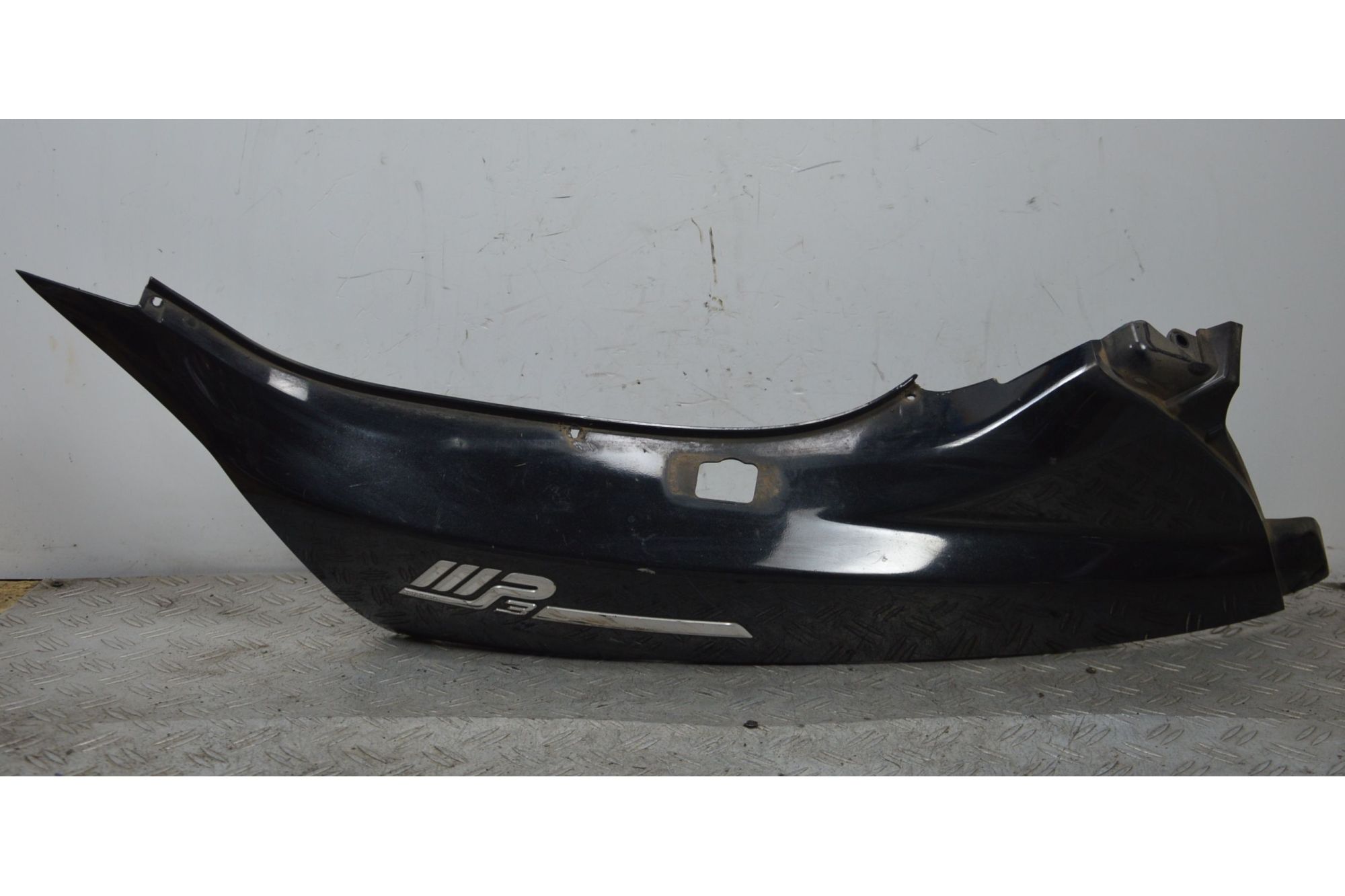 Carena Fianchetto Laterale Posteriore Sinistro Piaggio MP3 250 dal 2004 al 2011 COD 624446-02  1699352746521