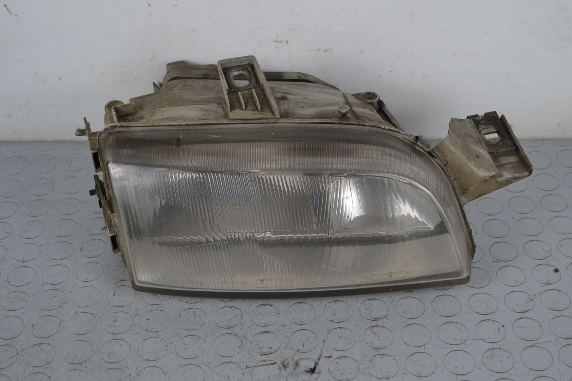 Faro Anteriore DX Fiat Punto 176 dal 1993 al 1999 Cod 36545748  1699627477341