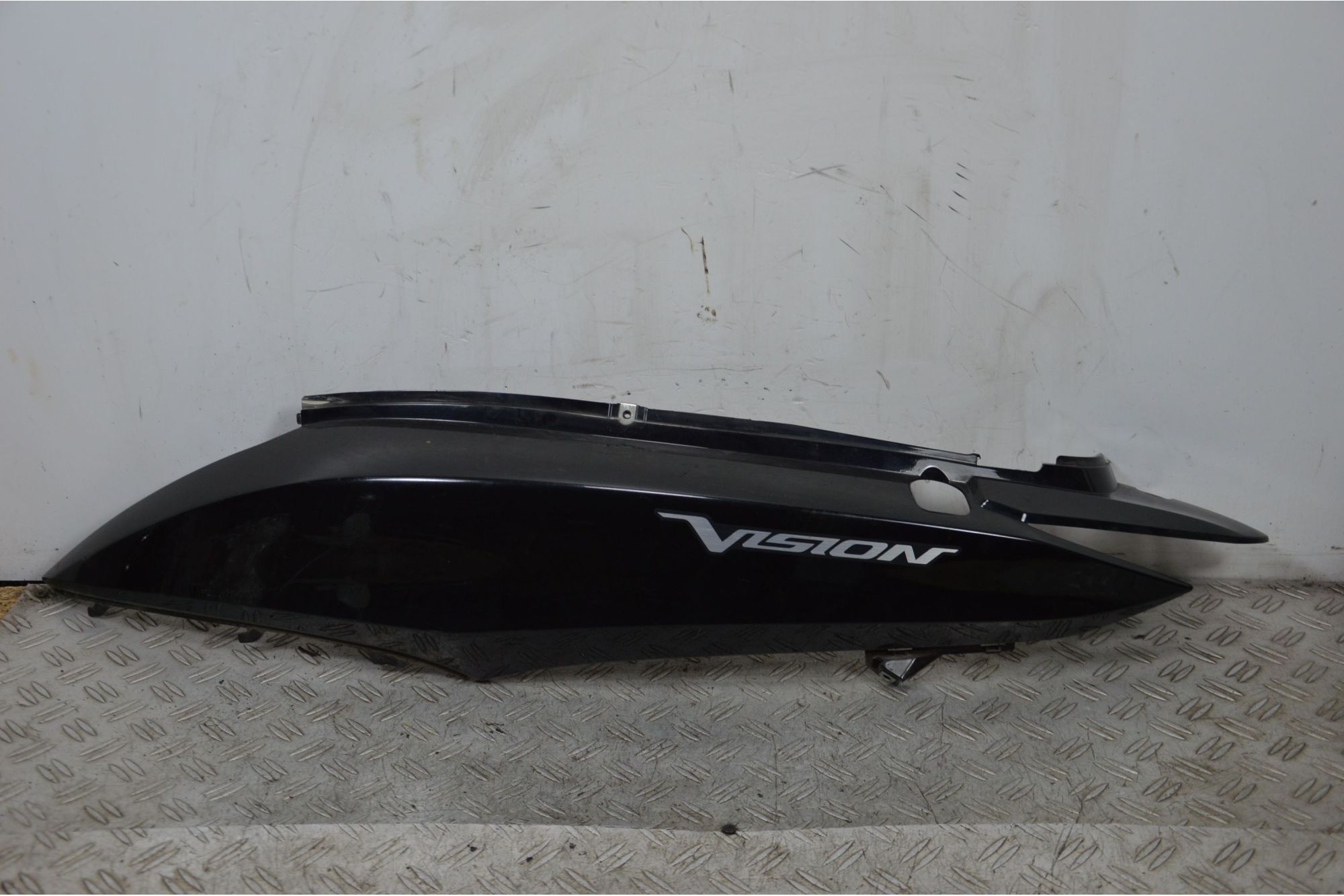 Carena Fianchetto Posteriore Sinistro Sx Honda Vision 110 dal 2011 al 2017  1700216662281