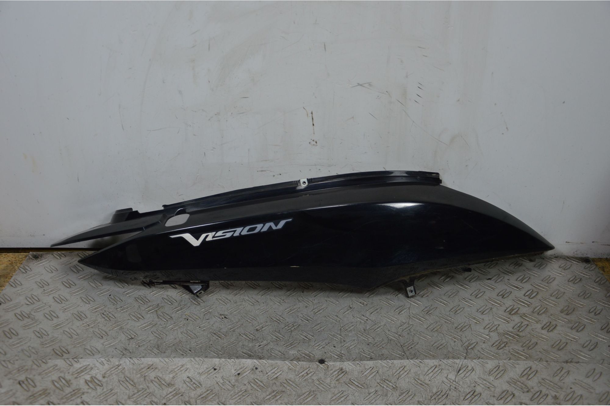 Carena Fianchetto Posteriore Destro Dx Honda Vision 110 dal 2011 al 2017  1700218406579