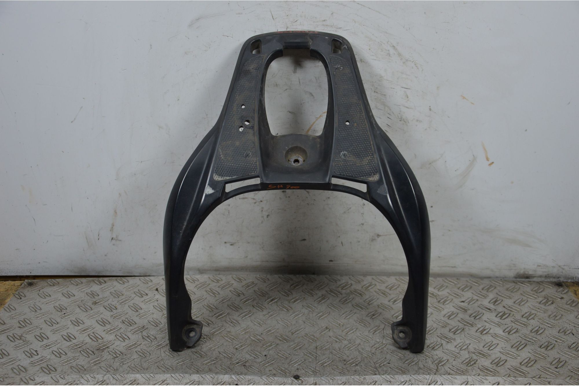 Maniglione portapacchi posteriore Honda Sh 300 Dal 2006 al 2010  1703775438472