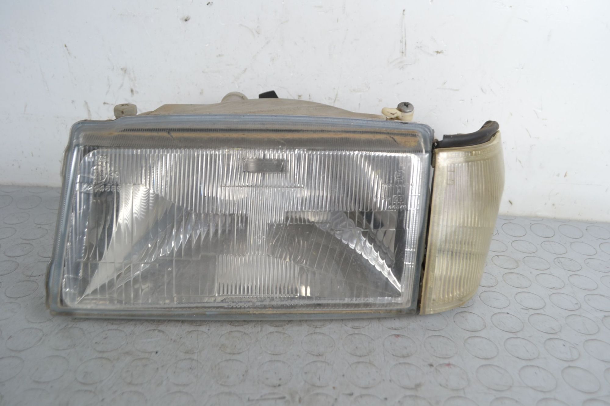 Faro anteriore SX Fiat Uno Dal 1989 al 1995 Cod 7642686  1704711970728