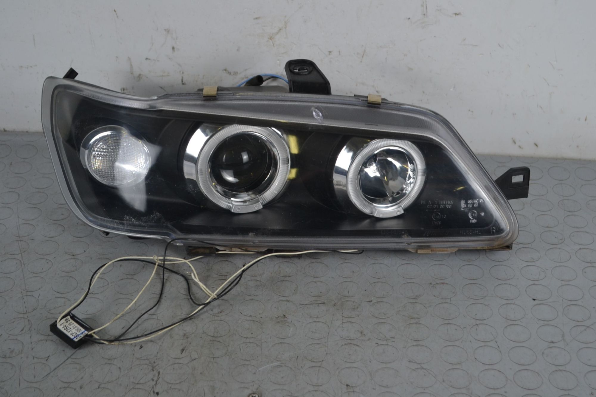 Faro Xeno Anteriore DX Peugeot 306 Cabriolet dal 10/1992 al 12/1996 Cod 6205V7  1704987764267