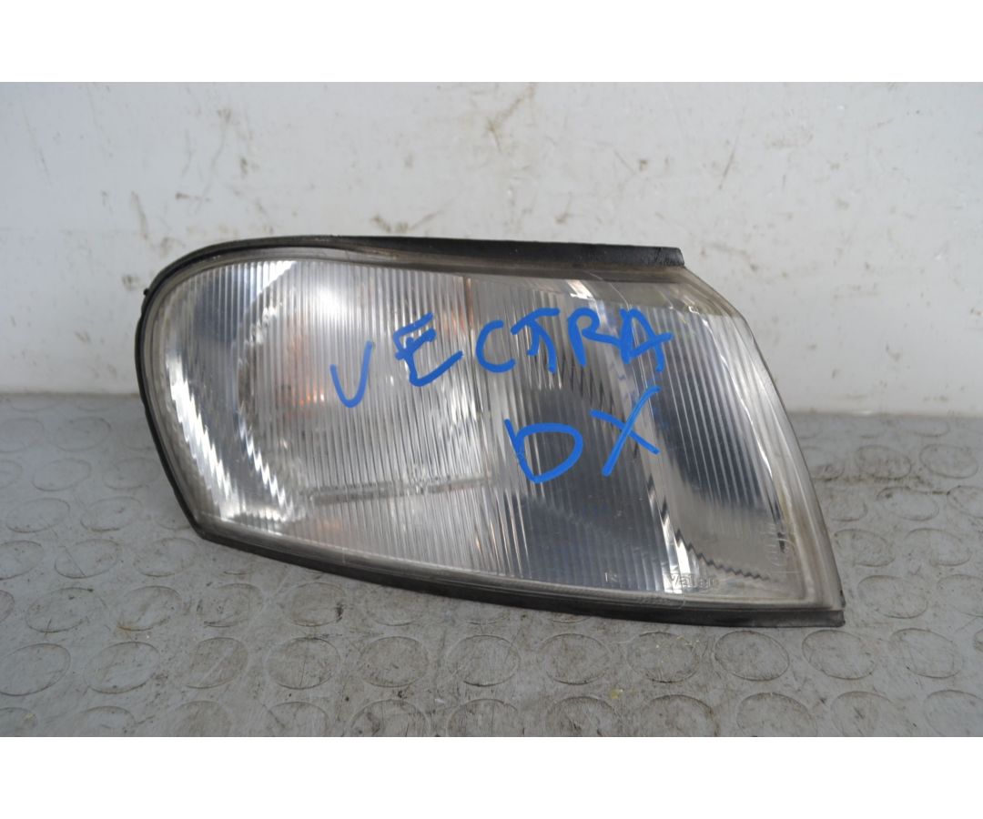 Freccia direzionale anteriore DX Opel Vectra B Dal 1995 al 2002 Cod 07733160  1705411274826