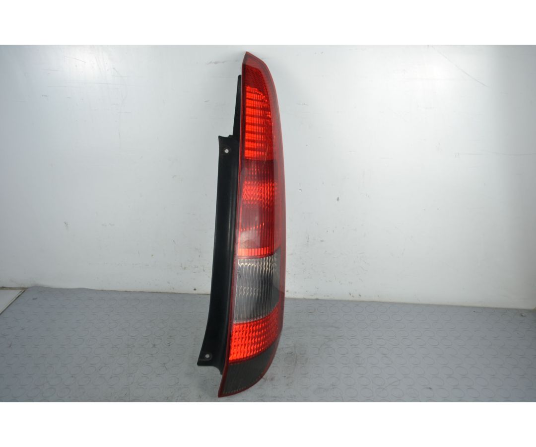 Fanale Stop Posteriore DX Ford Fiesta V 5 Porte dal 2002 al 2005 Cod 2s61-13n004-a  1706170546377