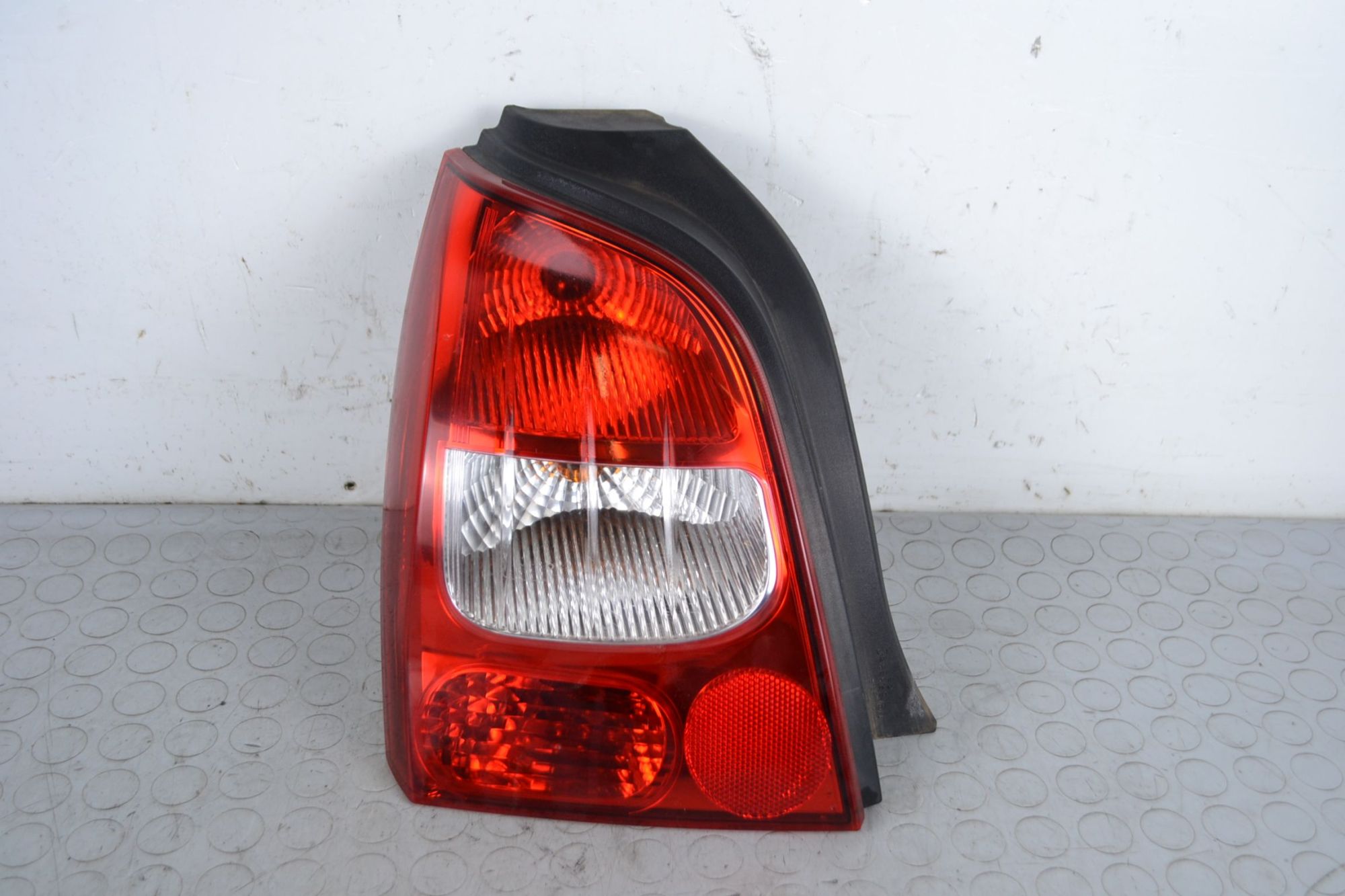 Fanale stop posteriore SX Renault Twingo II Dal 2007 al 2014 Cod 965541  1706275712103