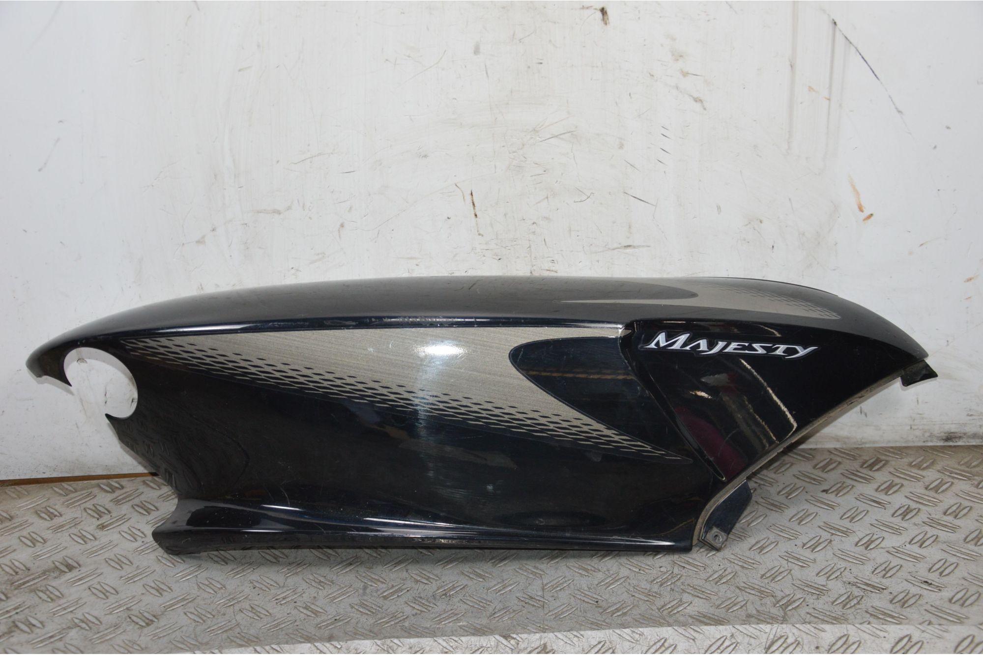 Carena Fianchetto Posteriore Destro Yamaha Majesty 125 / 150 / 180 dal 1998 al 2006  1709725694158