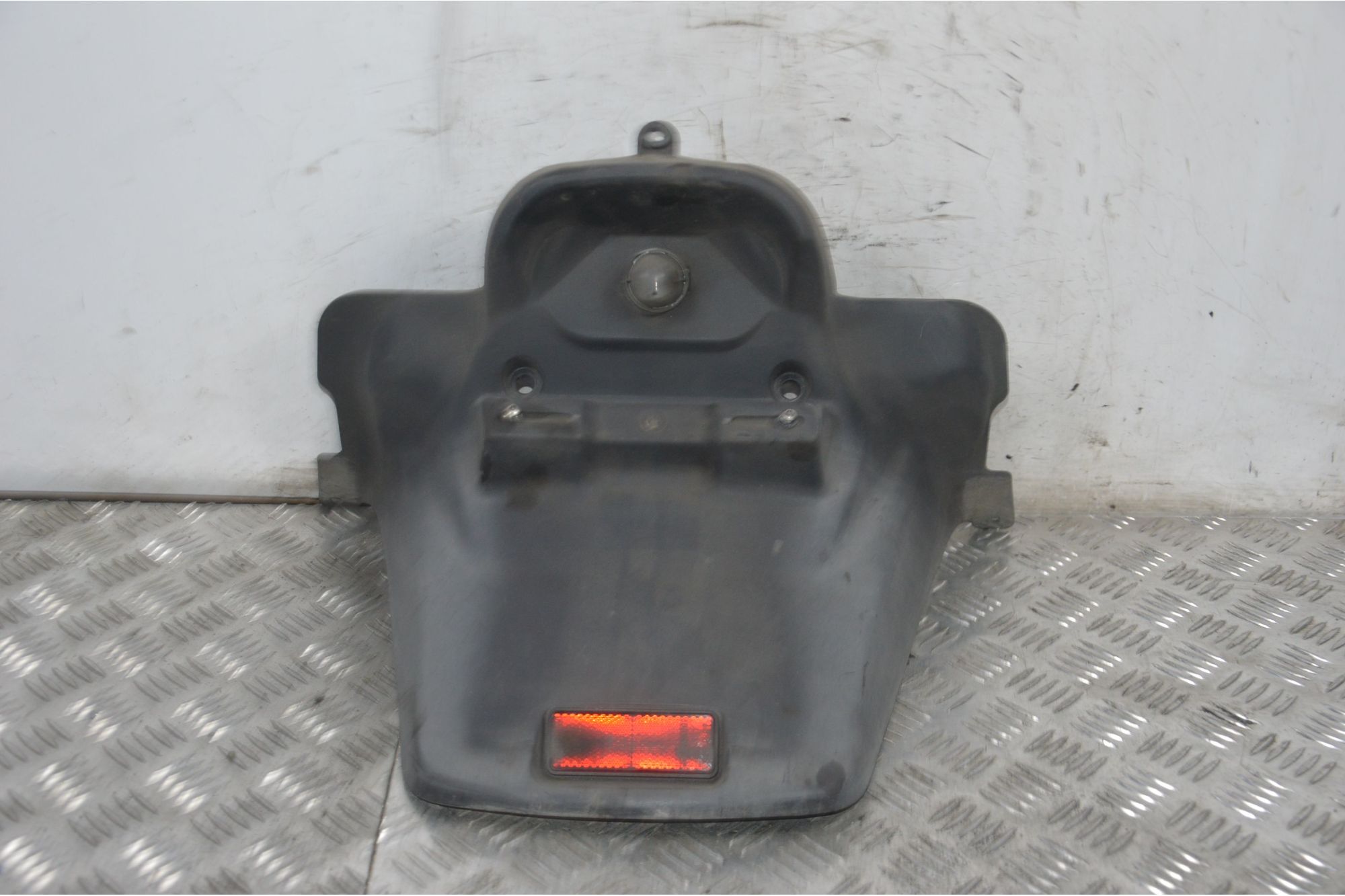 Carena Portatarga Posteriore Suzuki Burgman 650 Executive Dal 2004 al 2006  1714379300454