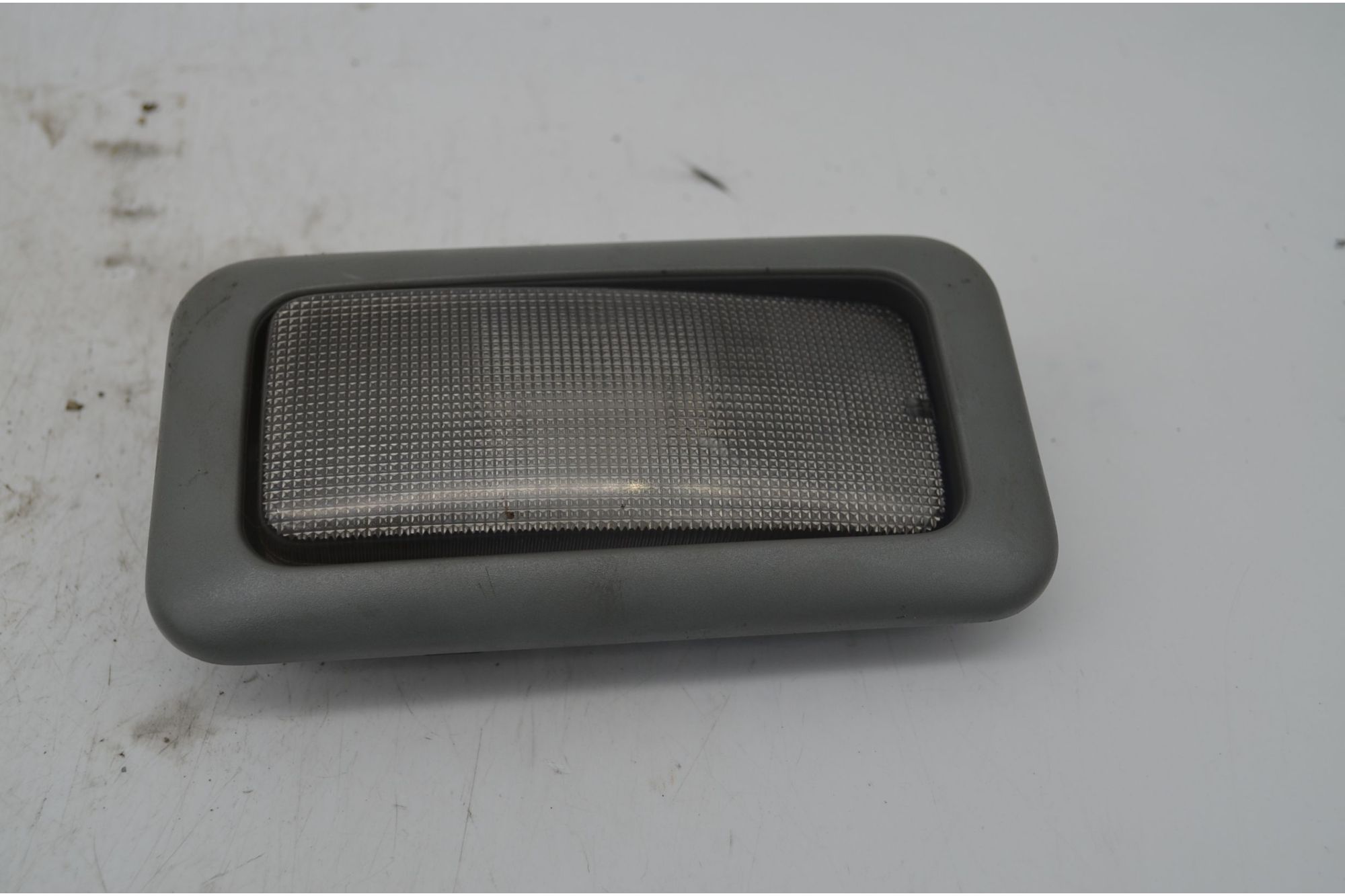 Plafoniera luce interna Renault Trafic Dal 2001 al 2006 Cod 8200100587  1715171310757