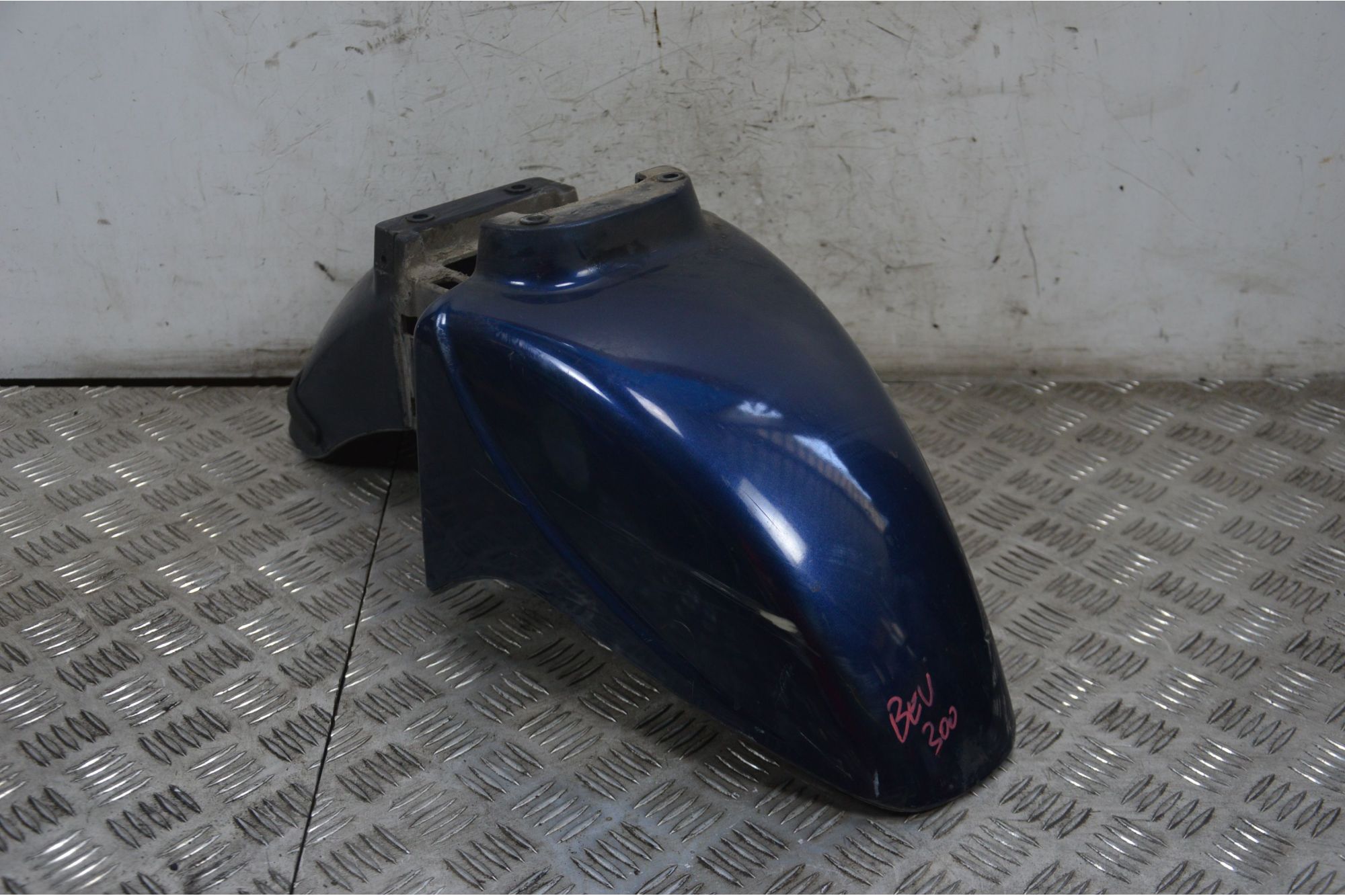 Carena Parafango Anteriore Piaggio Beverly Tourer 300 dal 2009 al 2011  1715264652061