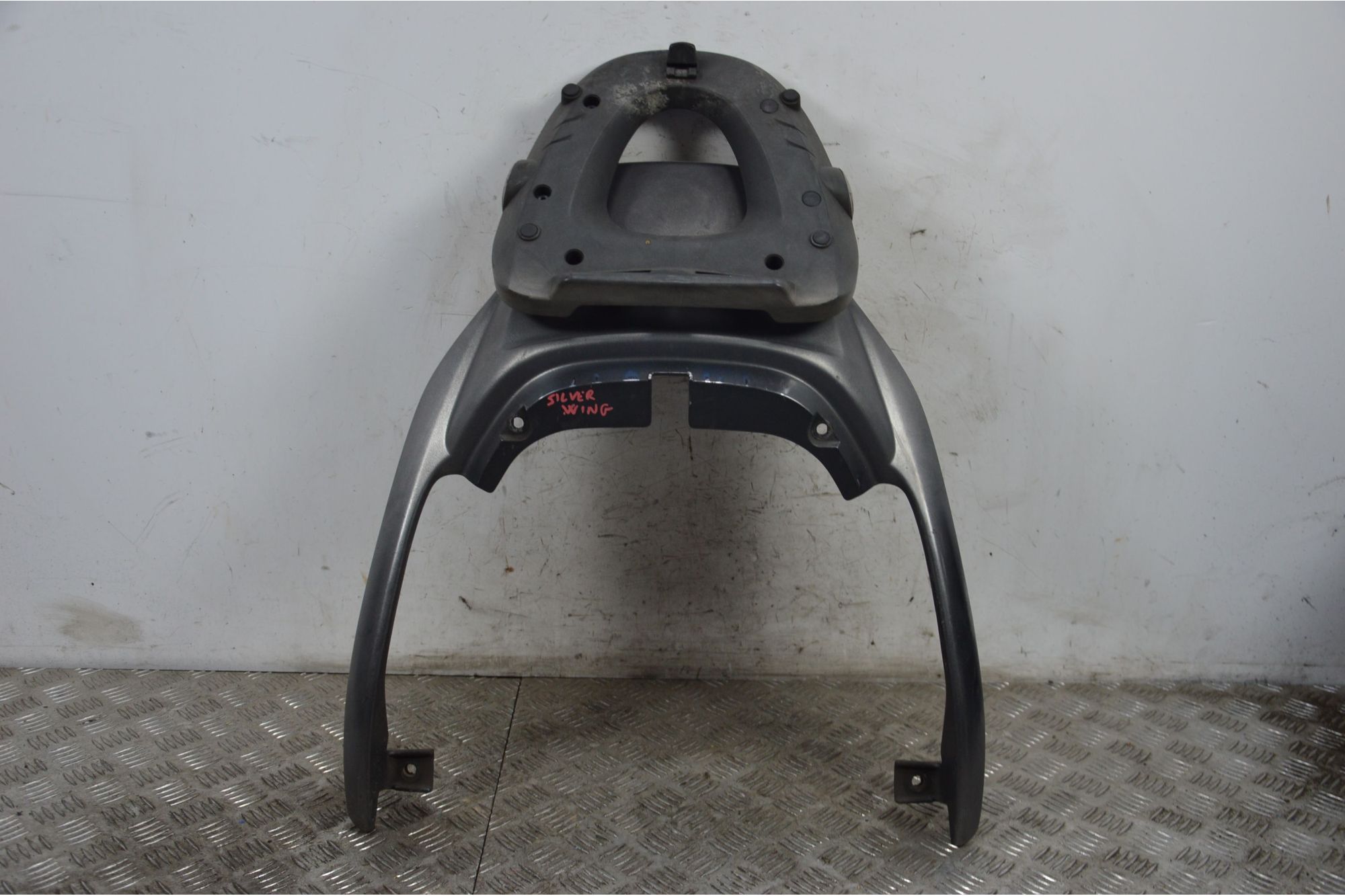 Maniglione Portapacchi posteriore Honda Silver Wing 400 / 600 dal 2001 al 2009  1716471110436