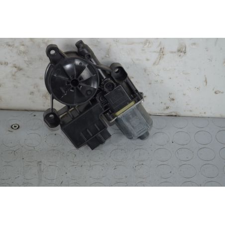 Motorino alzacristalli Posteriore DX Volkswagen Golf VII dal 2012 al 2019 Cod 0130822694  1716556131615