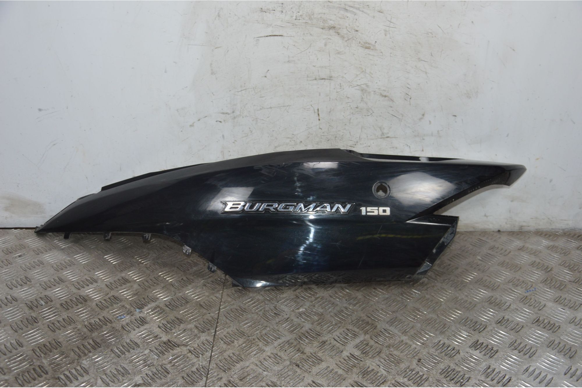 Carena Fianchetto posteriore Destro Dx Suzuki Burgman 150 Dal 2005 al 2006  1716821604639