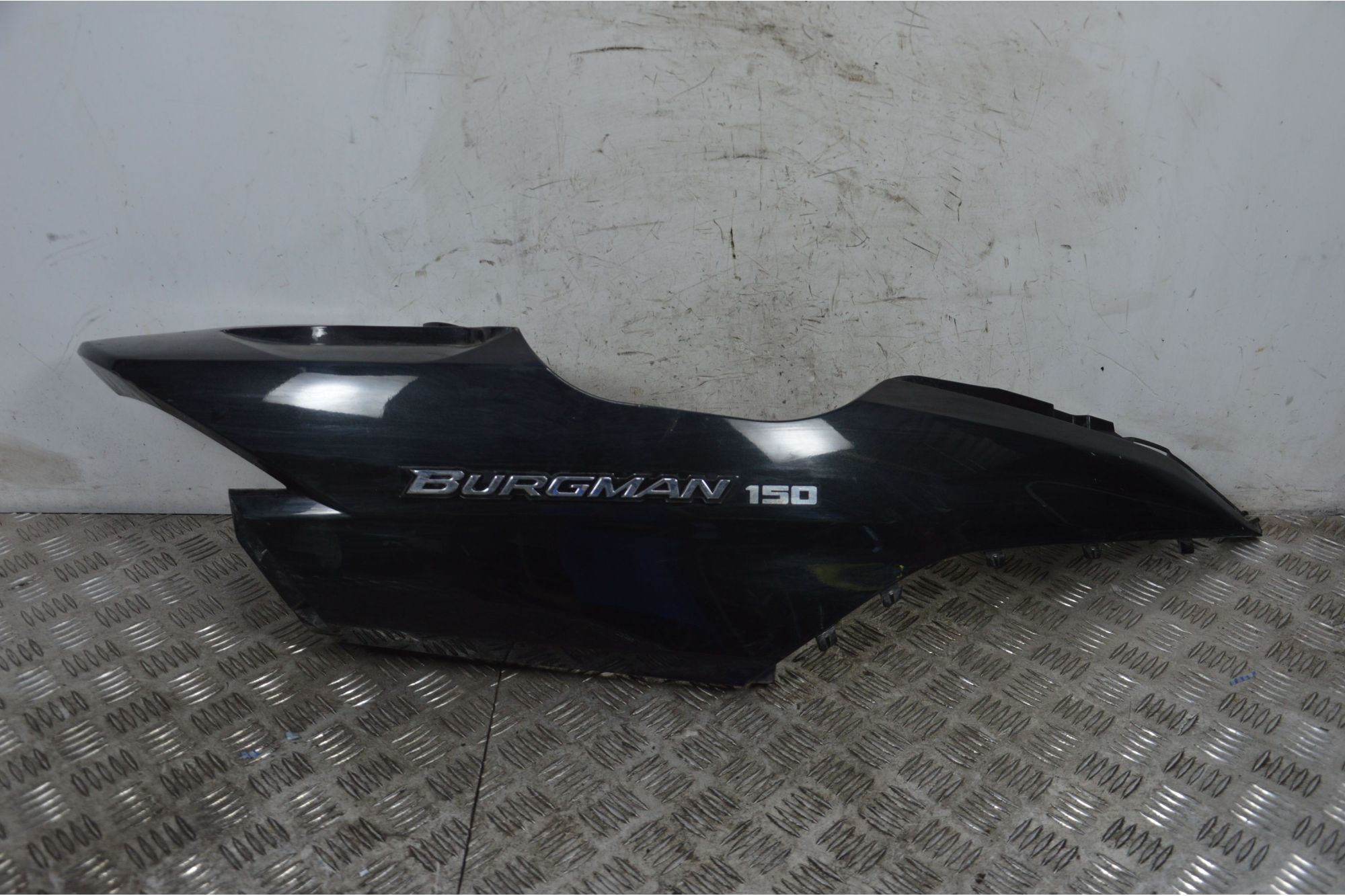 Carena Fianchetto posteriore Sinistro Sx Suzuki Burgman 150 Dal 2005 al 2006  1716821837341