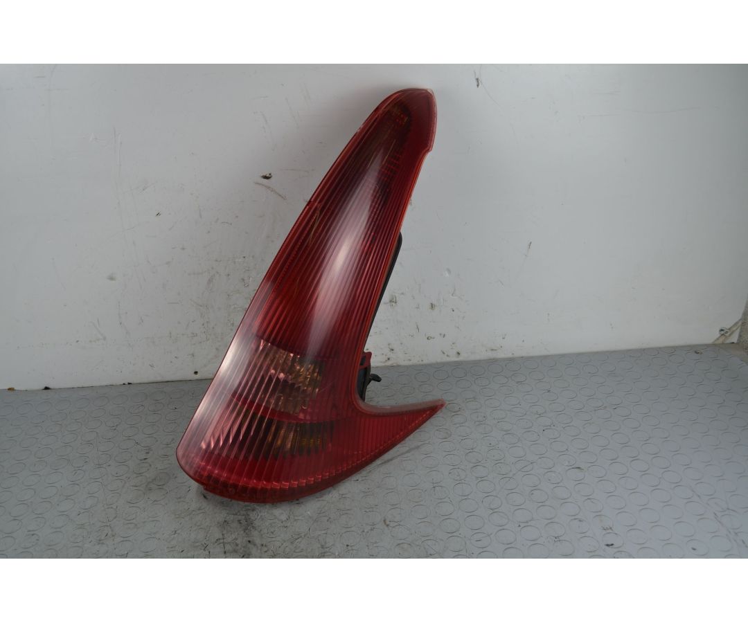 Fanale stop posteriore DX Peugeot 206 SW  dal 2003 al 2007 Cod 6351R4  1717570648332