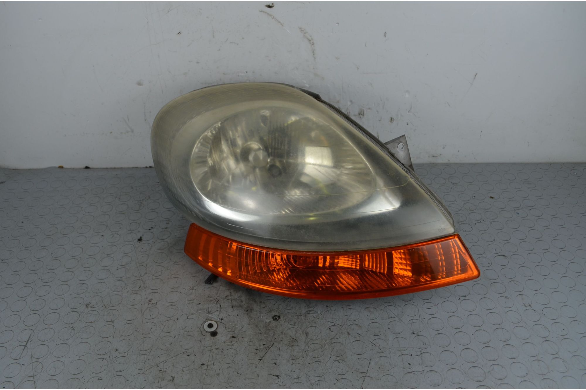 Faro anteriore DX Renault Trafic Dal 2001 al 2006 Cod 7700311372  1717662947763