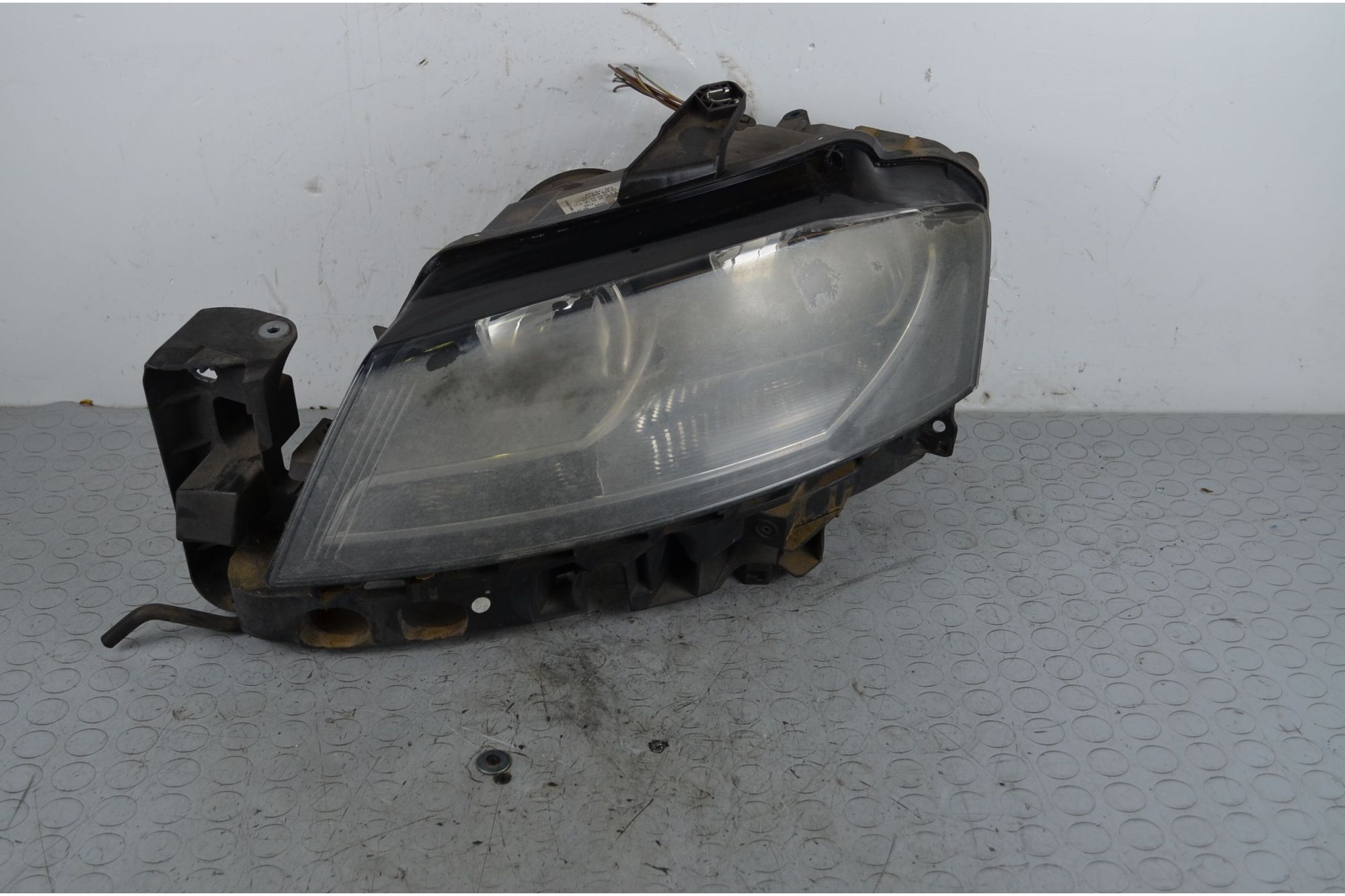 Faro Anteriore SX Audi A3 8P dal 2003 al 2010 Cod 8P0941003K  1717682172213