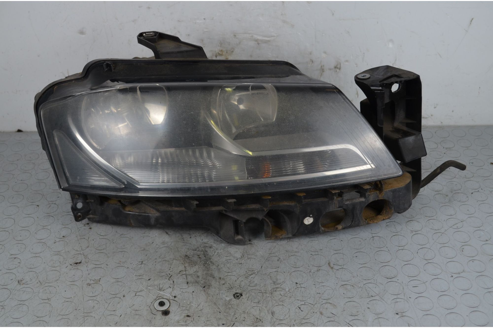 Faro Anteriore DX Audi A3 8P dal 2003 al 2010 Cod 8P0941004K  1717682656874