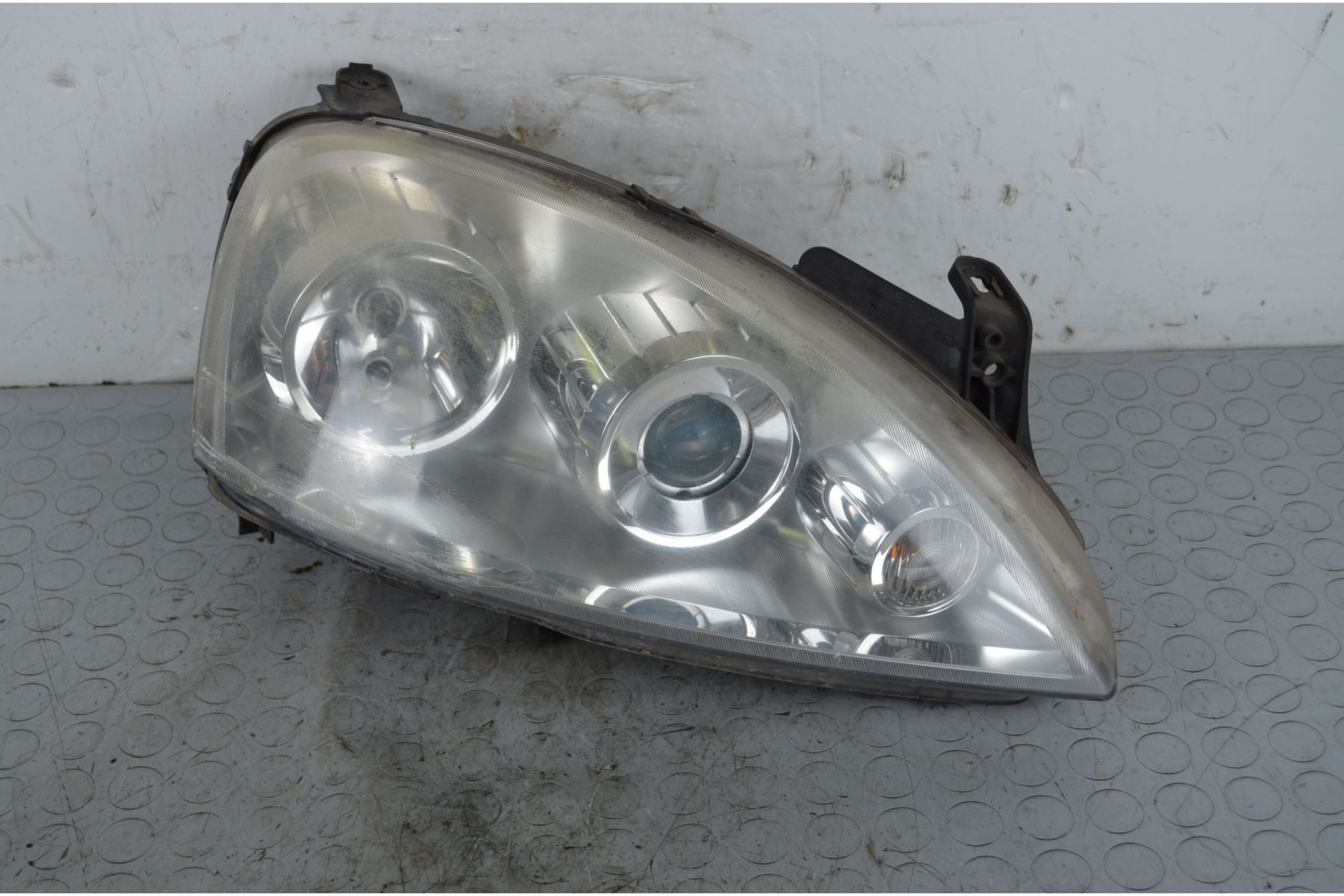 Faro Anteriore DX Opel Corsa C dal 2000 al 2006 Cod 13237262  1718025794345