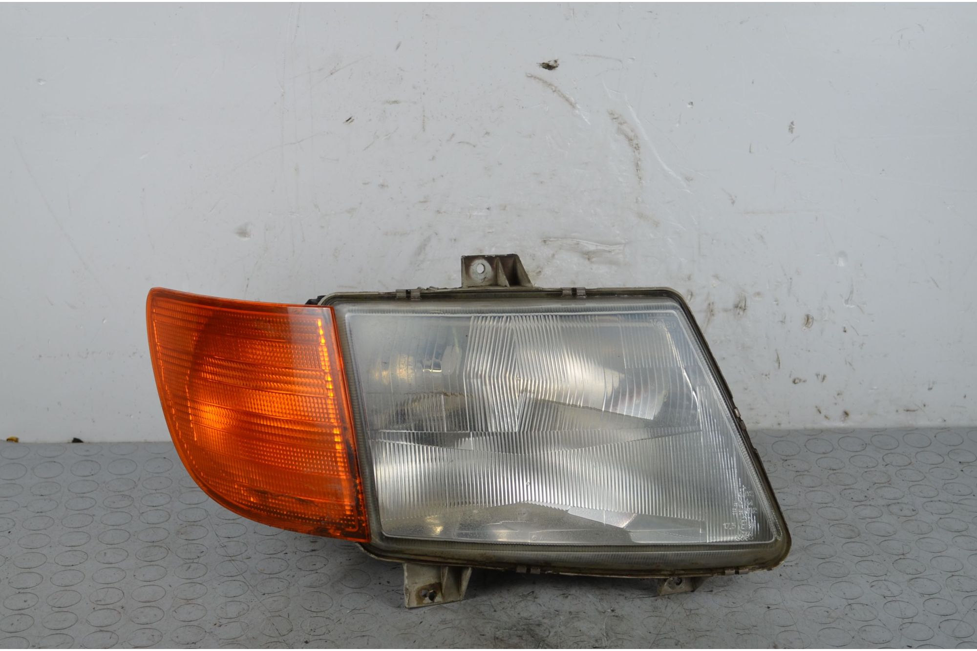 Faro anteriore DX Mercedes Sprinter I dal 1995 al 2000 Cod 67629585  1718089451970