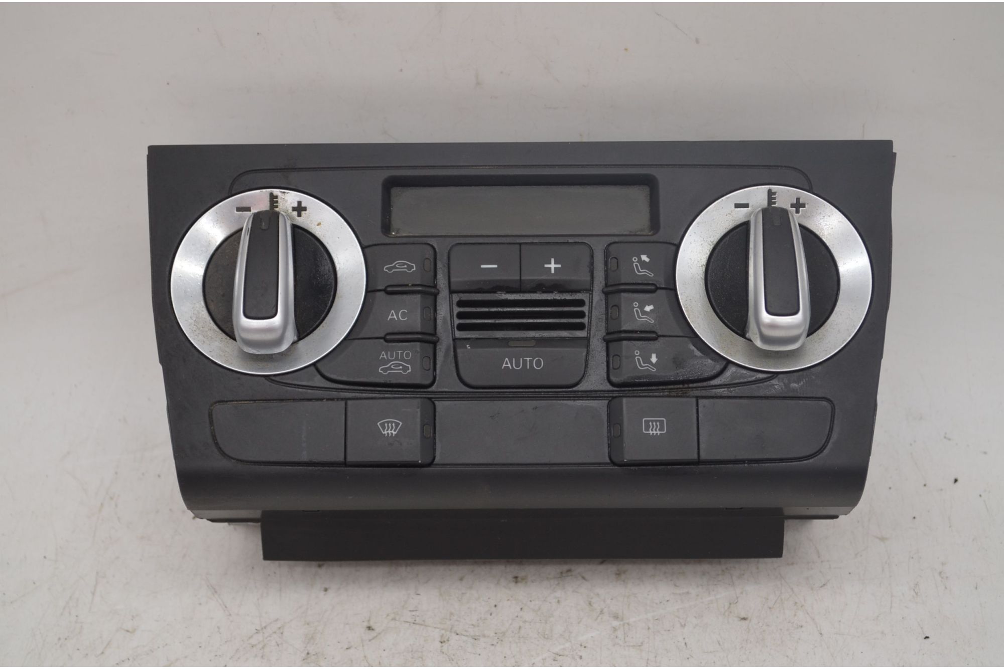 Controllo comando clima Audi A3 8P  dal 2003 al 2013 Cod 8p0820043bk  1718189266283