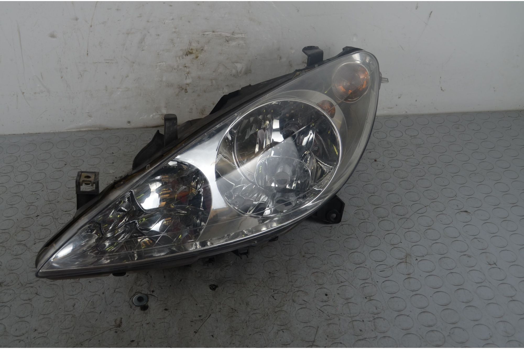 Faro anteriore SX Peugeot 307 Dal 2001 al 2009 Cod 9641615780  1718270146265