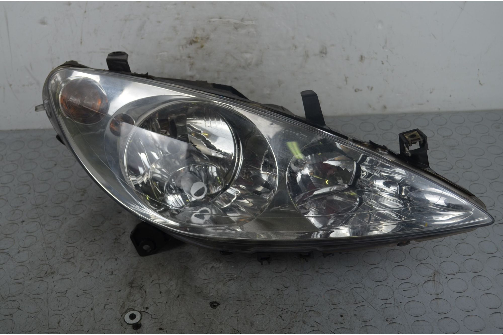 Faro anteriore Dx Peugeot 307 Dal 2001 al 2009 Cod 9641615680  1718271133523