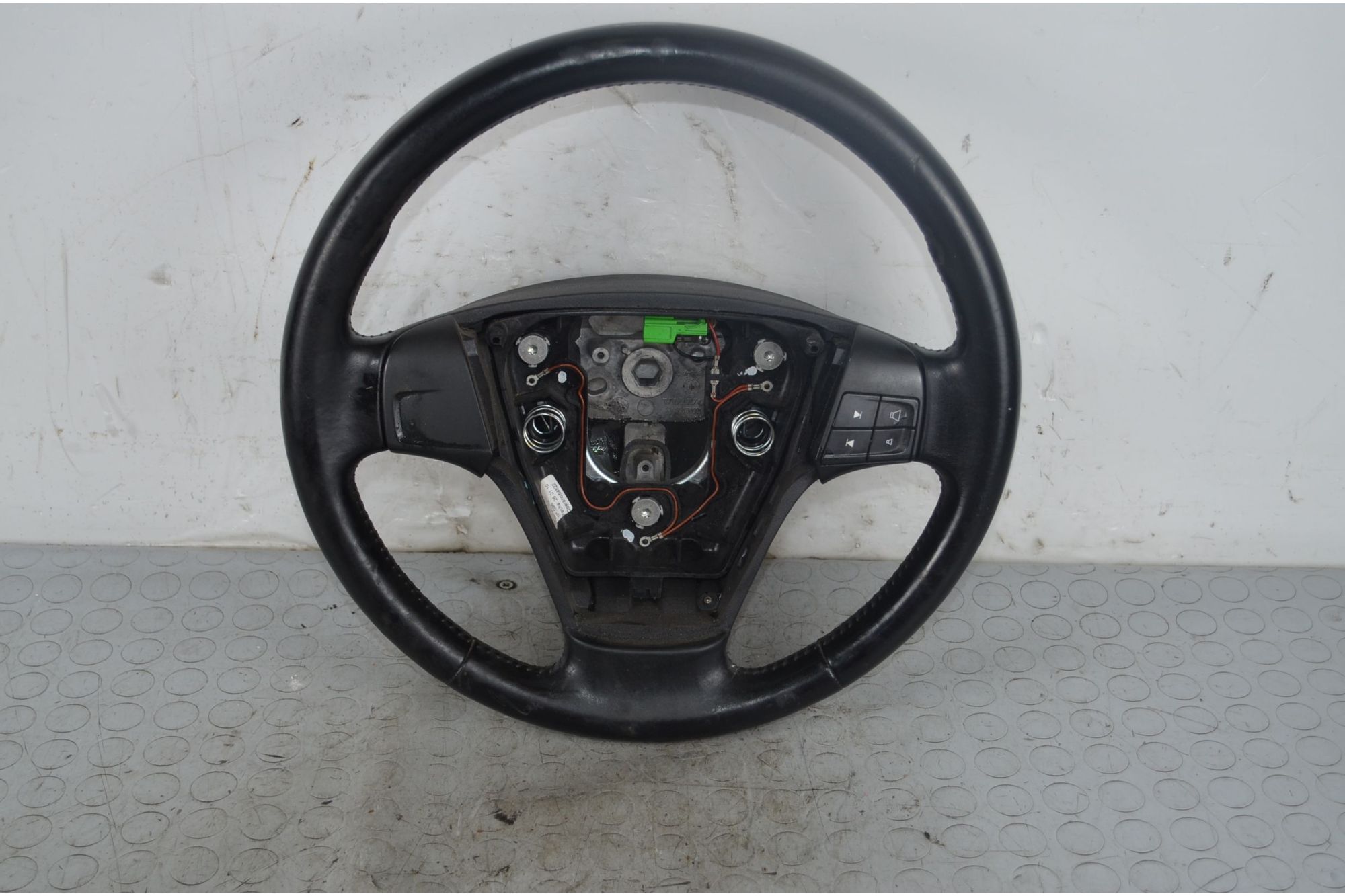 Volante con comandi Volvo V50 dal 2004 al 2012 Cod pv55150060  1718354161955