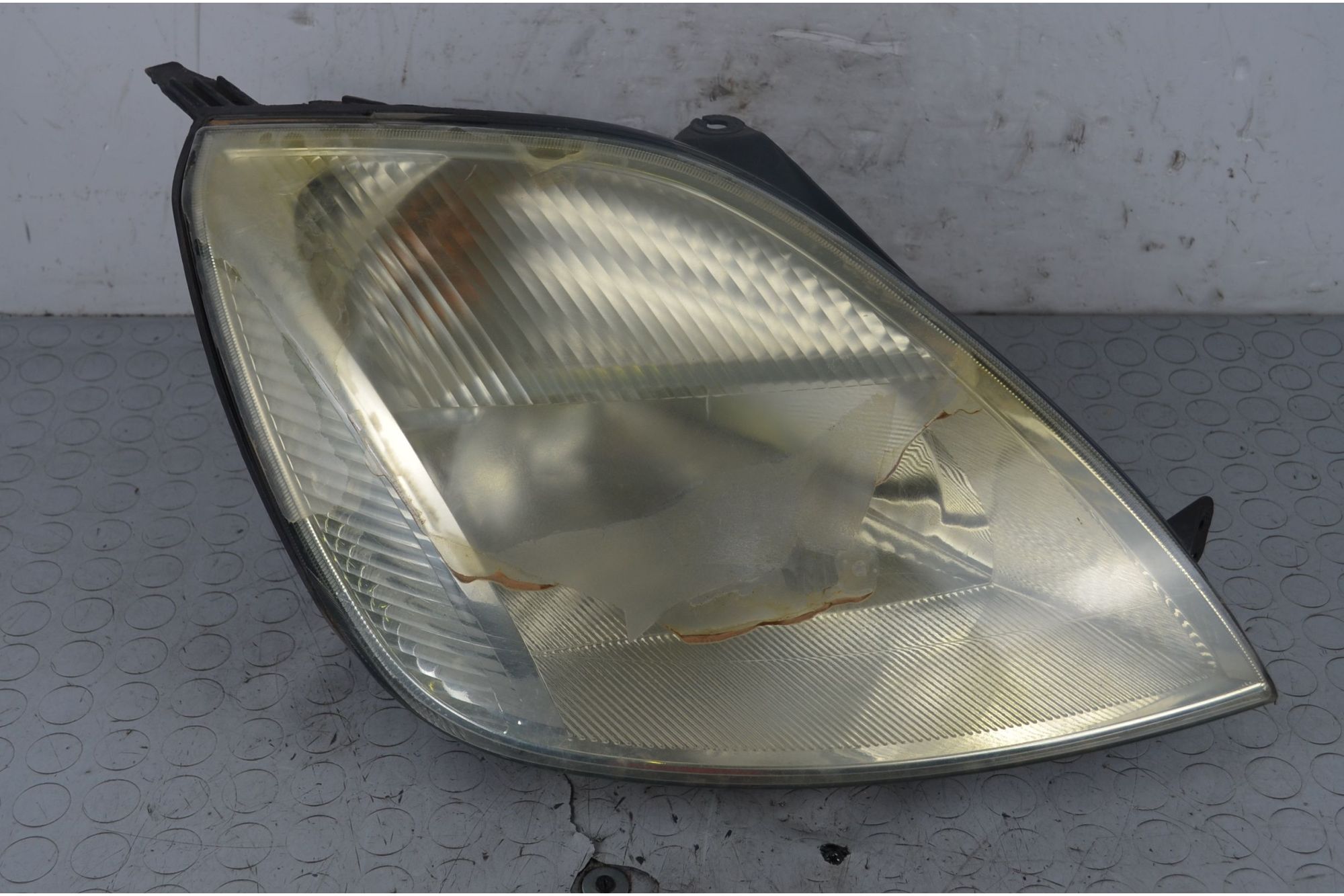 Faro anteriore DX Ford Fiesta V Dal 2002 al 2006 Cod 256X-13W029-AJ  1718367983773