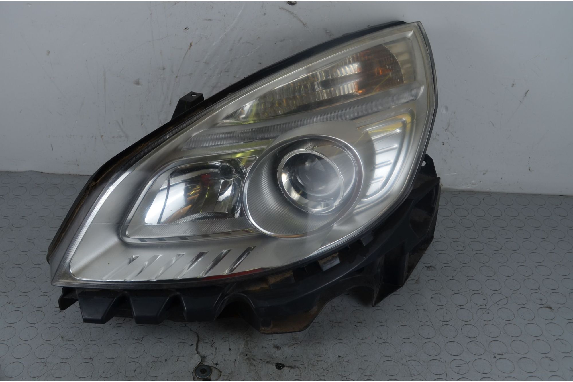 Faro anteriore SX Xeno Renault Scenic II Dal 2006 al 2009 Cod 7701065922  1718704361066