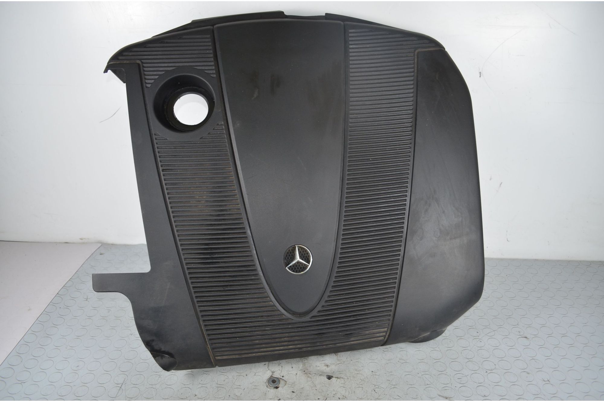 Coperchio motore Mercedes Classe C W203 Dal 2000 al 2007 Cod 6460160624  1718718299997