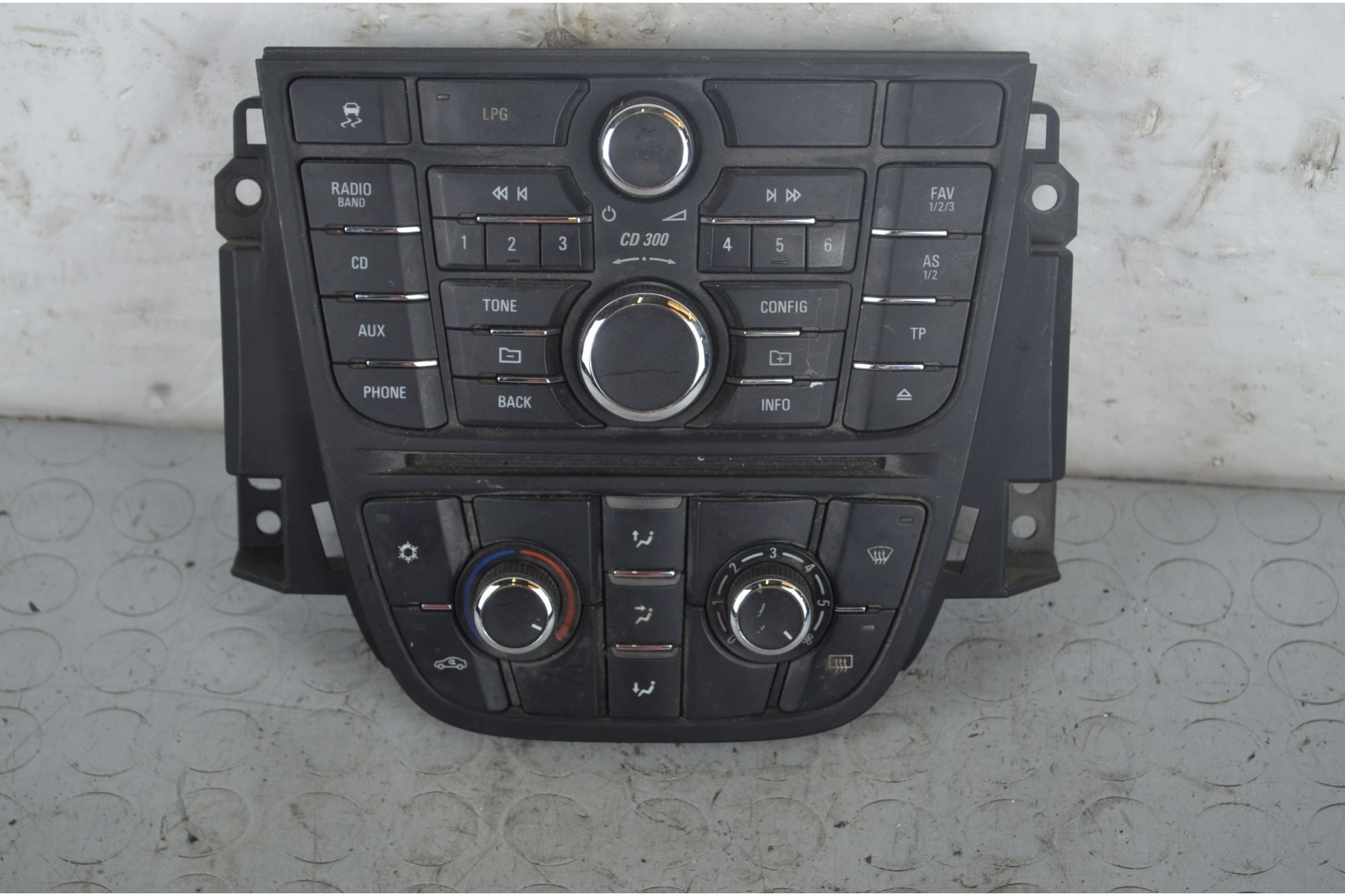 Blocco Comandi Autoradio + Comandi Clima Opel Astra J dal 2009 al 2020 Cod 13360090  1718720854740