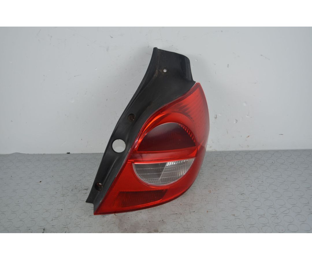 Fanale Stop posteriore DX Renault Clio III Dal 2005 al 2013 Cod 8200459960  1719214516397