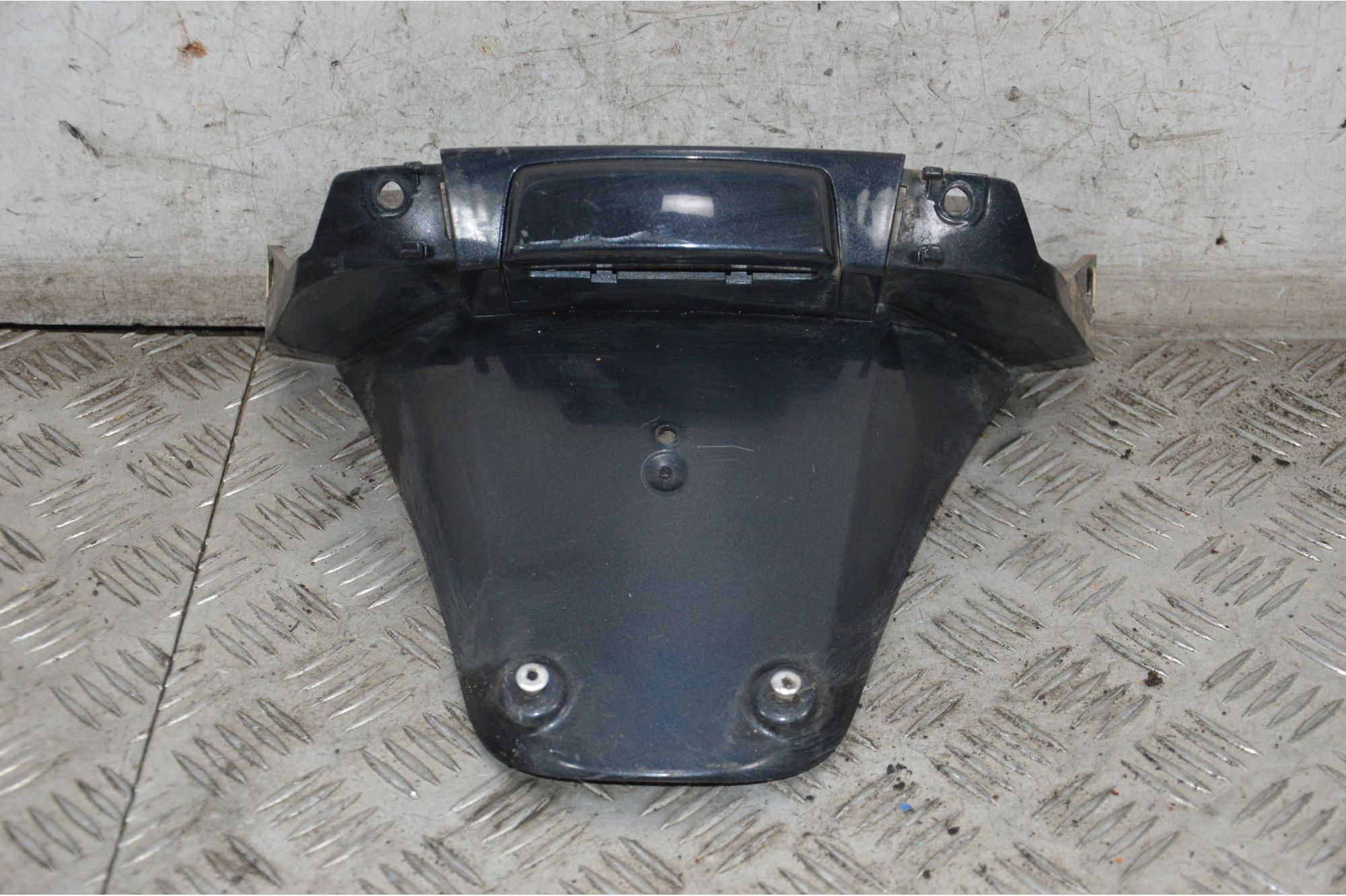 Carena Parafango Posteriore Piaggio Vespa LX 150 Dal 2012 al 2013  1719215310833