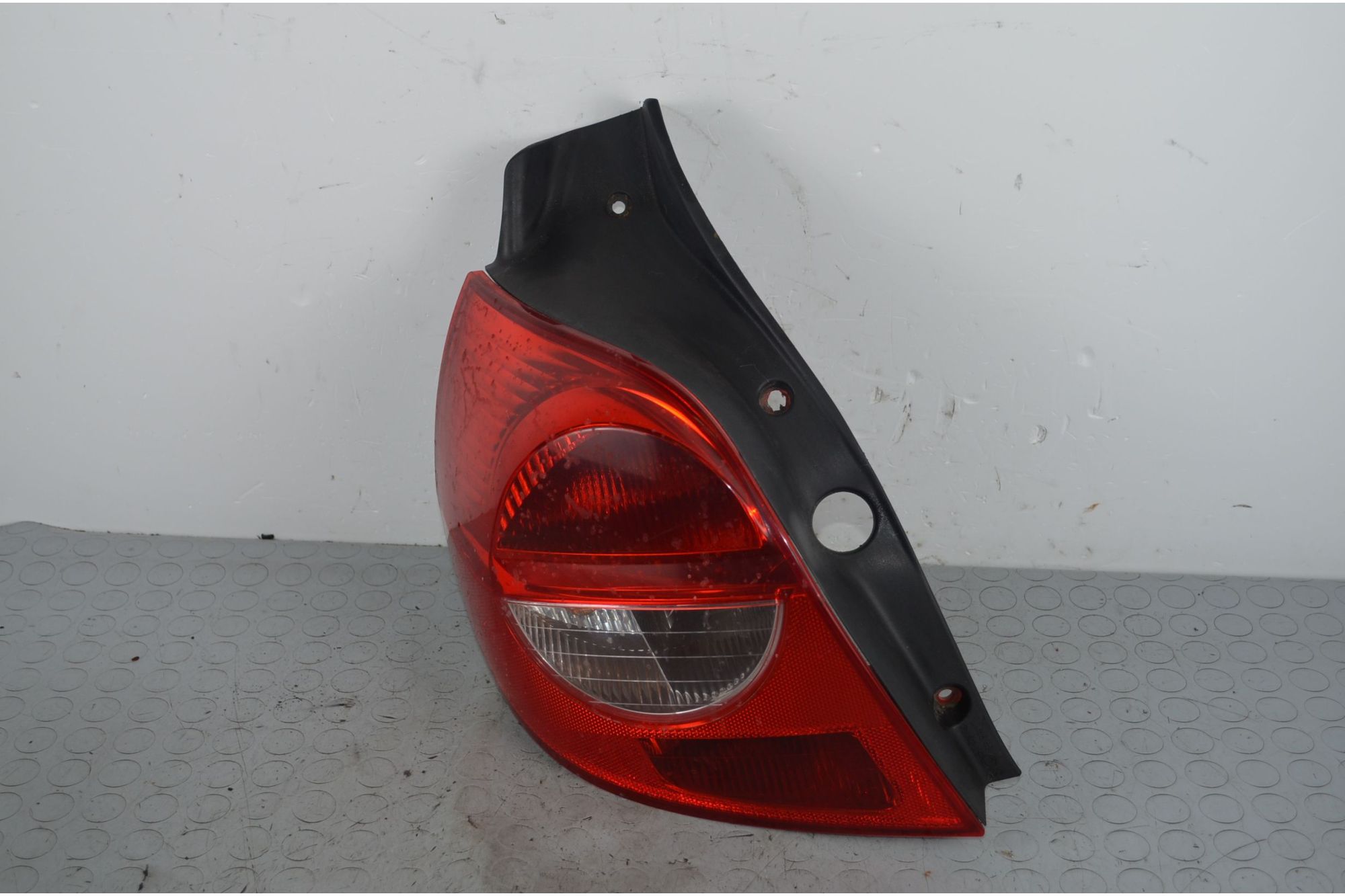 Fanale Stop posteriore SX Renault Clio III Dal 2005 al 2013 Cod 8200459962  1719215142939