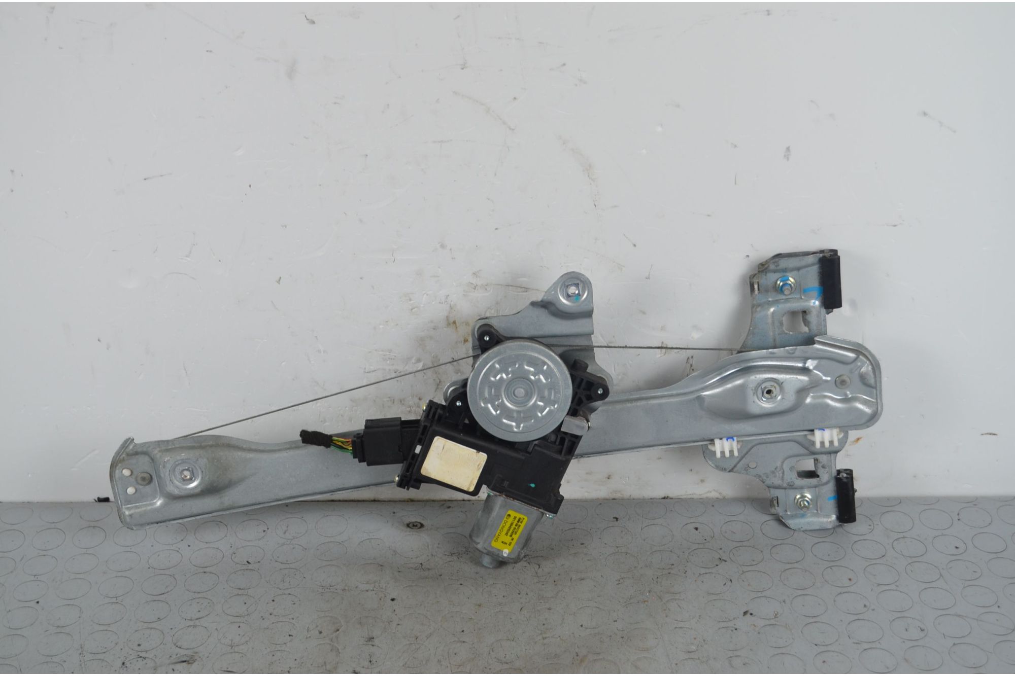 Motorino alzacristalli posteriore DX Opel Mokka Dal 2012 al 2019 Cod 42363795  1719238877085