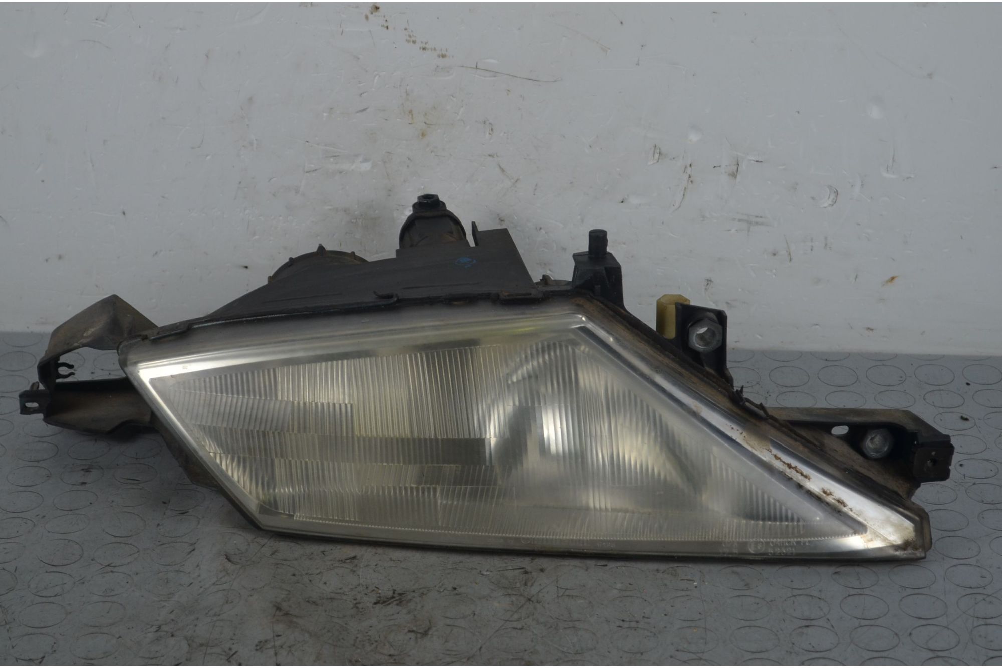 Faro anteriore DX Lancia Y dal 1995 al 2000 Cod 37120748  1720087691401