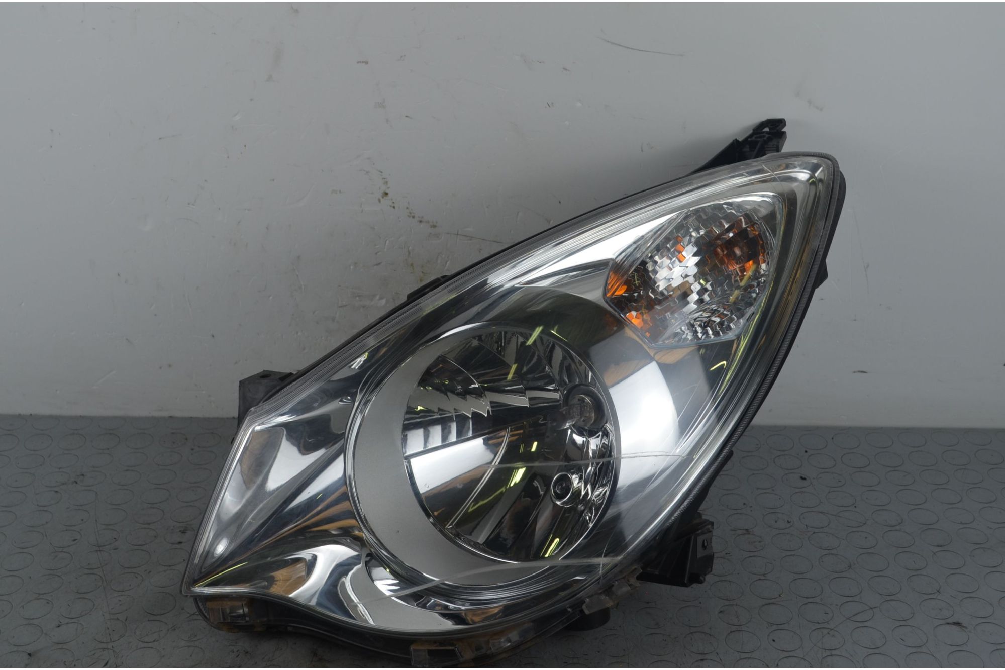 Faro Anteriore SX Opel Agila B dal 2008 al 2015 Cod 93193971  1720694933499