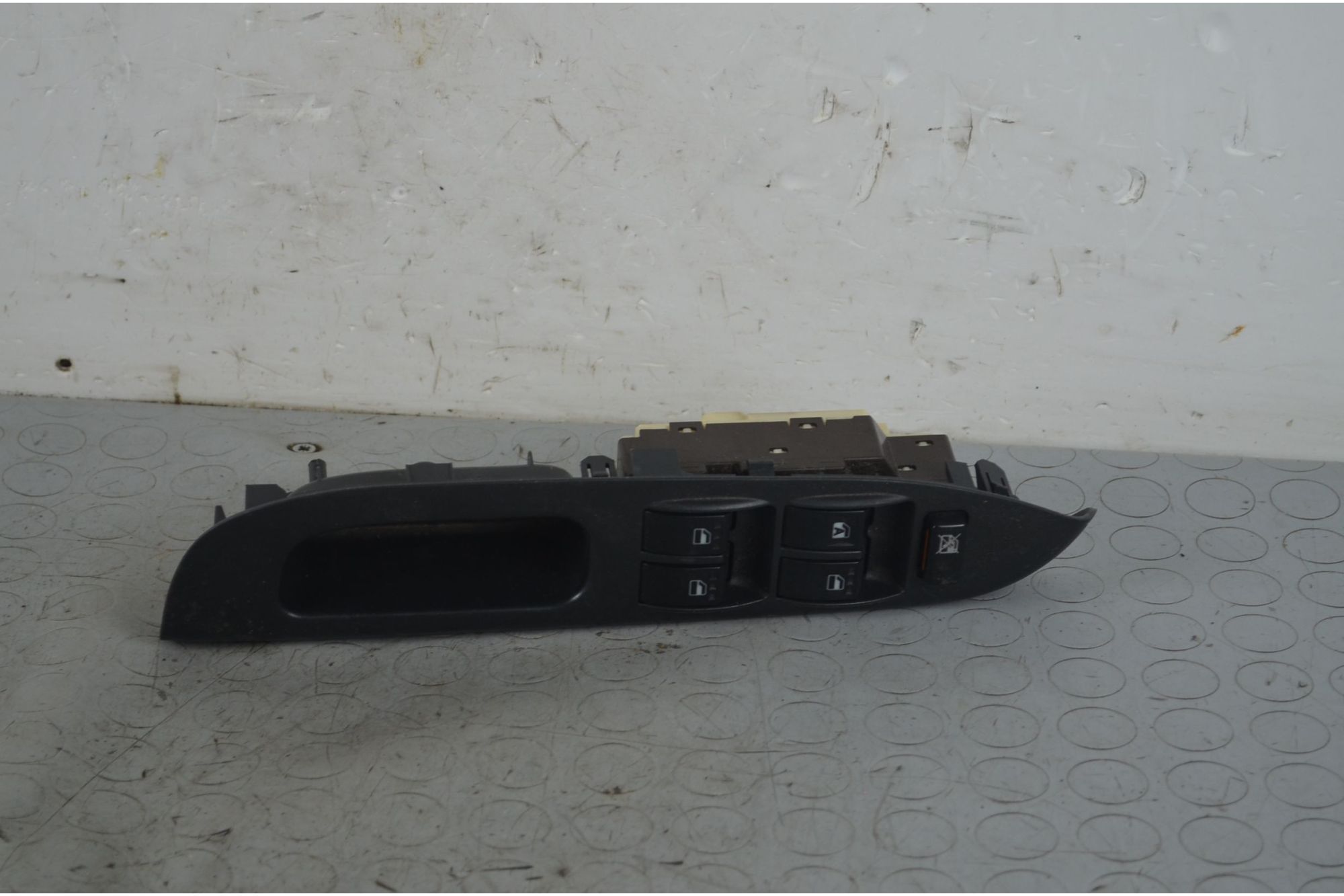 Pulsantiera anteriore SX Daihatsu Trevis Dal 2004 al 2011 Cod 84820-B2200  1720793277739